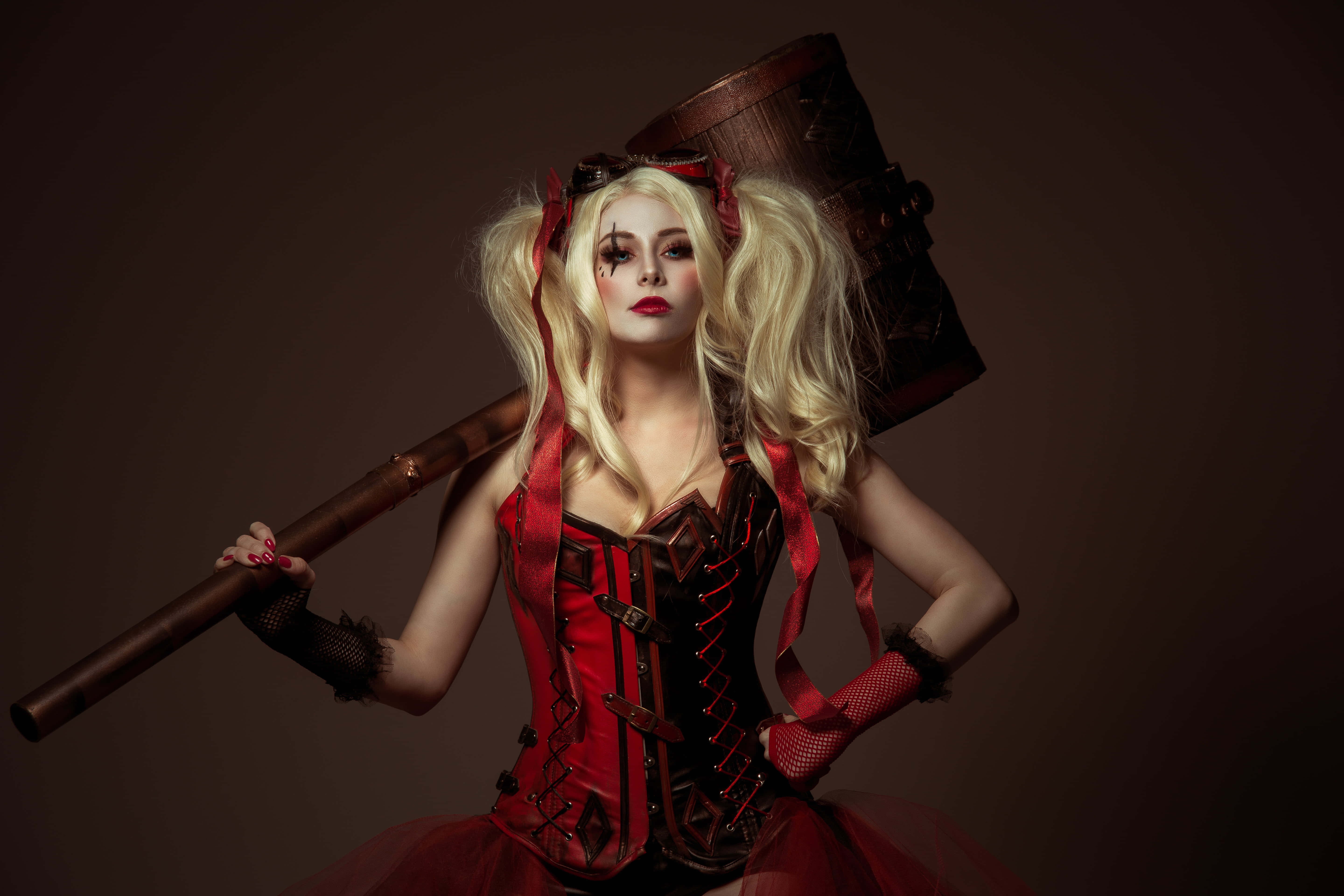 Harley Quinn, hammer, red corset, 5K Desktop Wallpaper