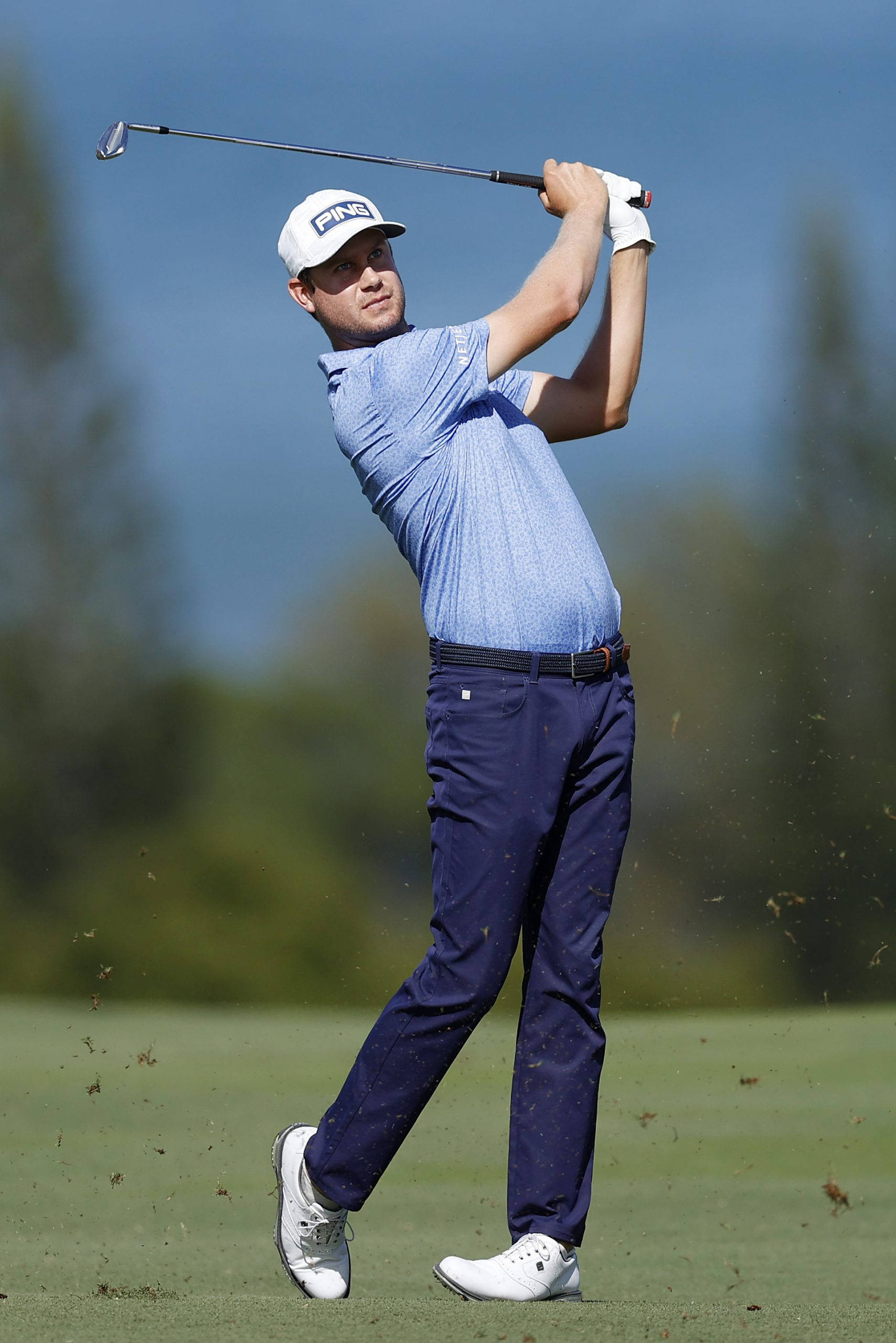 Harris English, golfer, mid-swing, 2K Phone Wallpaper