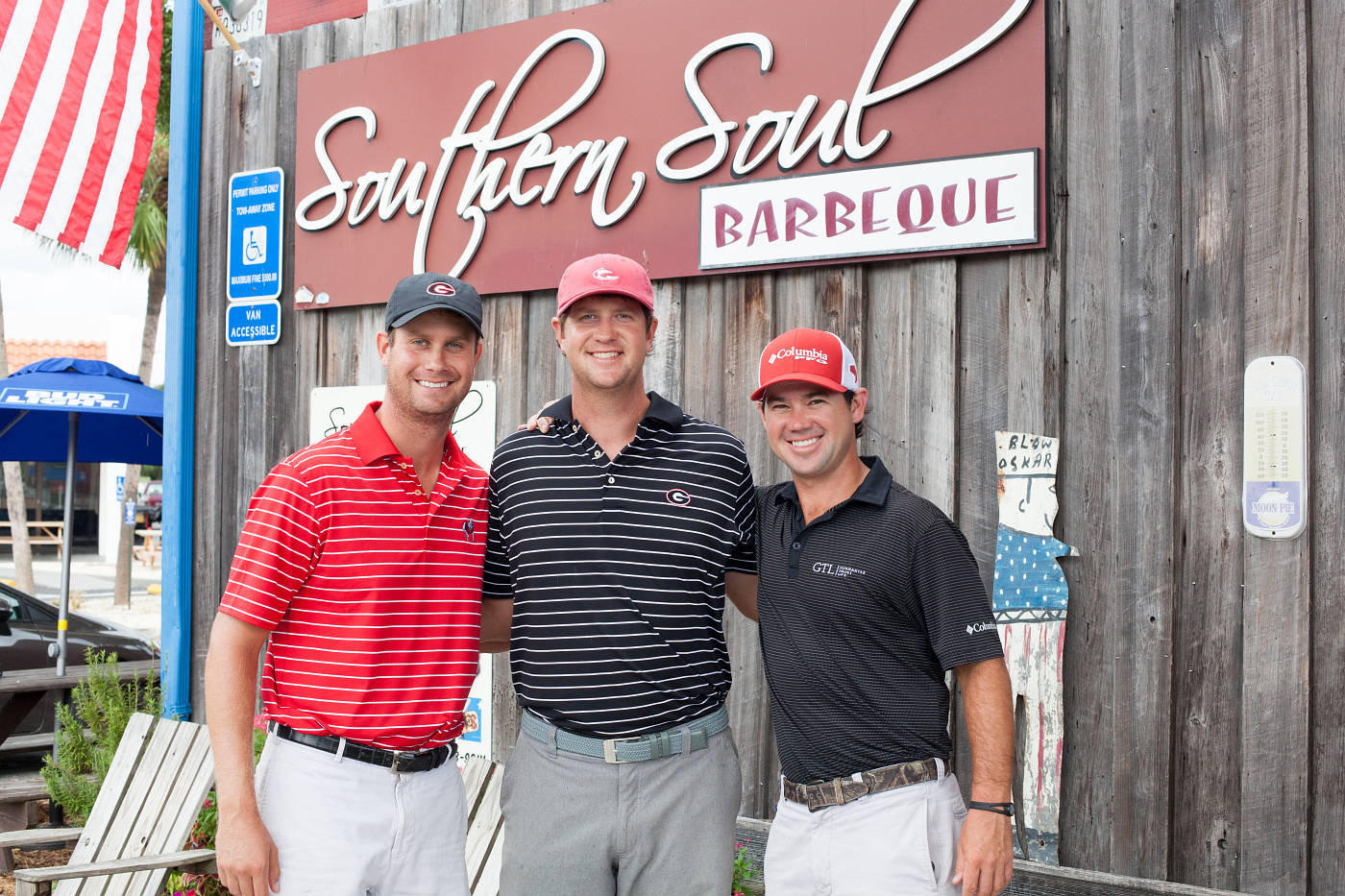 Harris English, fellow pro golfers, rustic Southern Soul Barbeque restaurant sign, HD Desktop Wallpaper