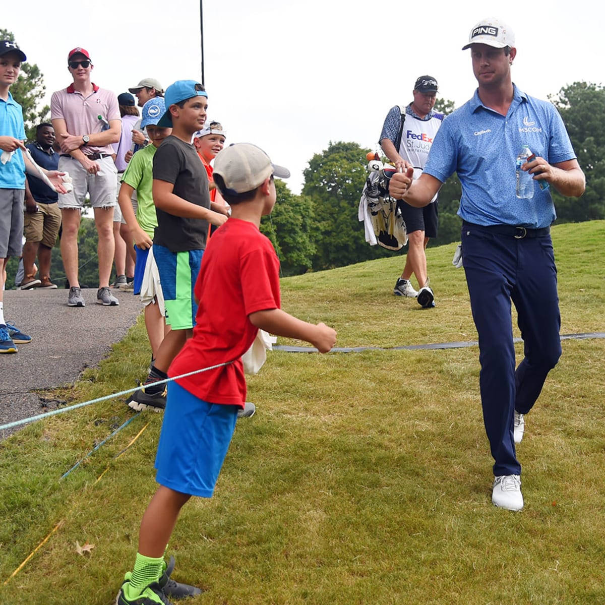 Harris English, golfer, blue attire, SD Desktop Wallpaper