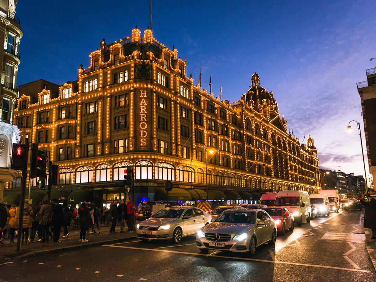 Harrods, twilight sky, wet city street, SD Desktop Wallpaper