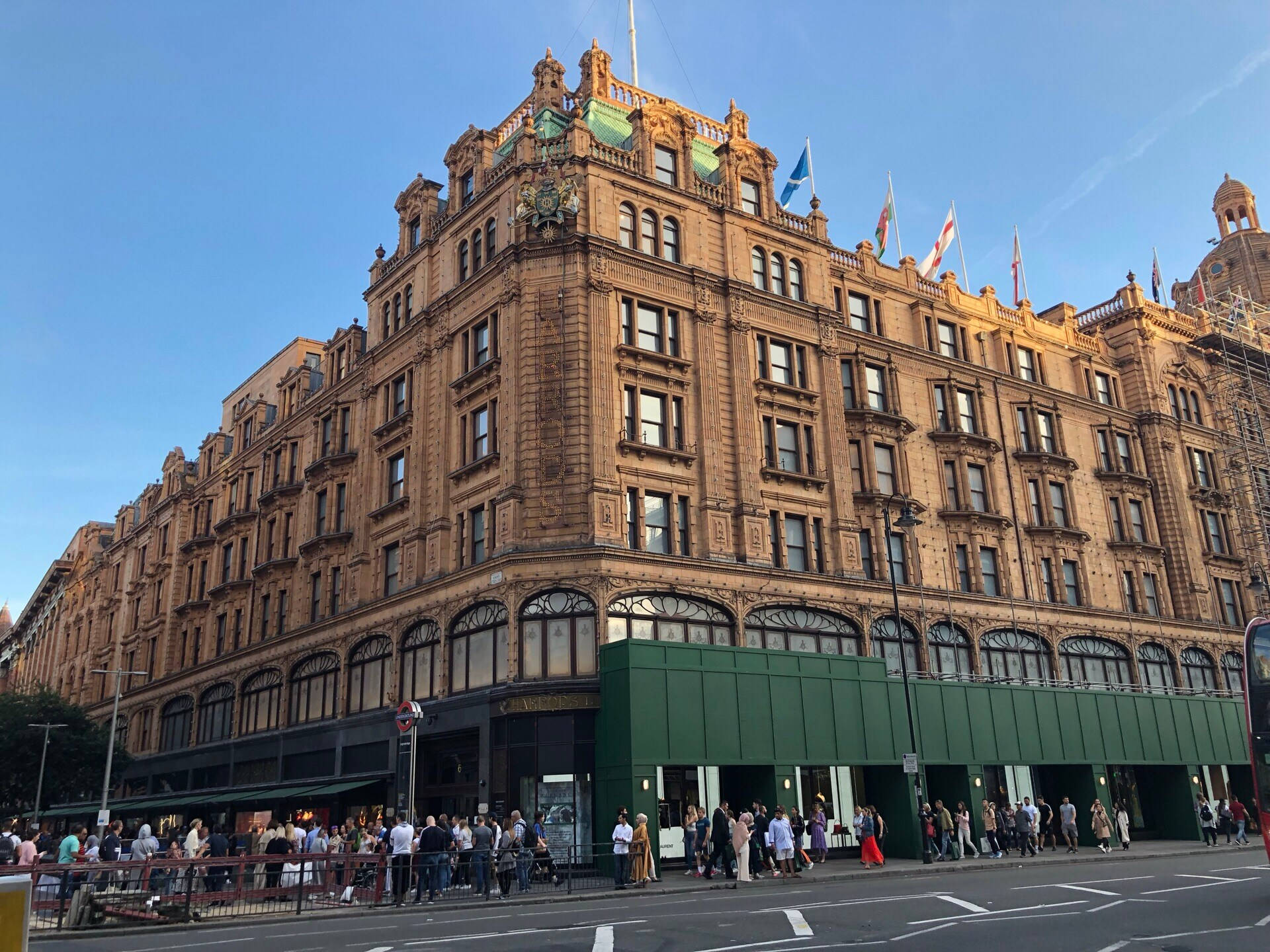 Harrods, brownstone building, green awning, Full HD Desktop Wallpaper