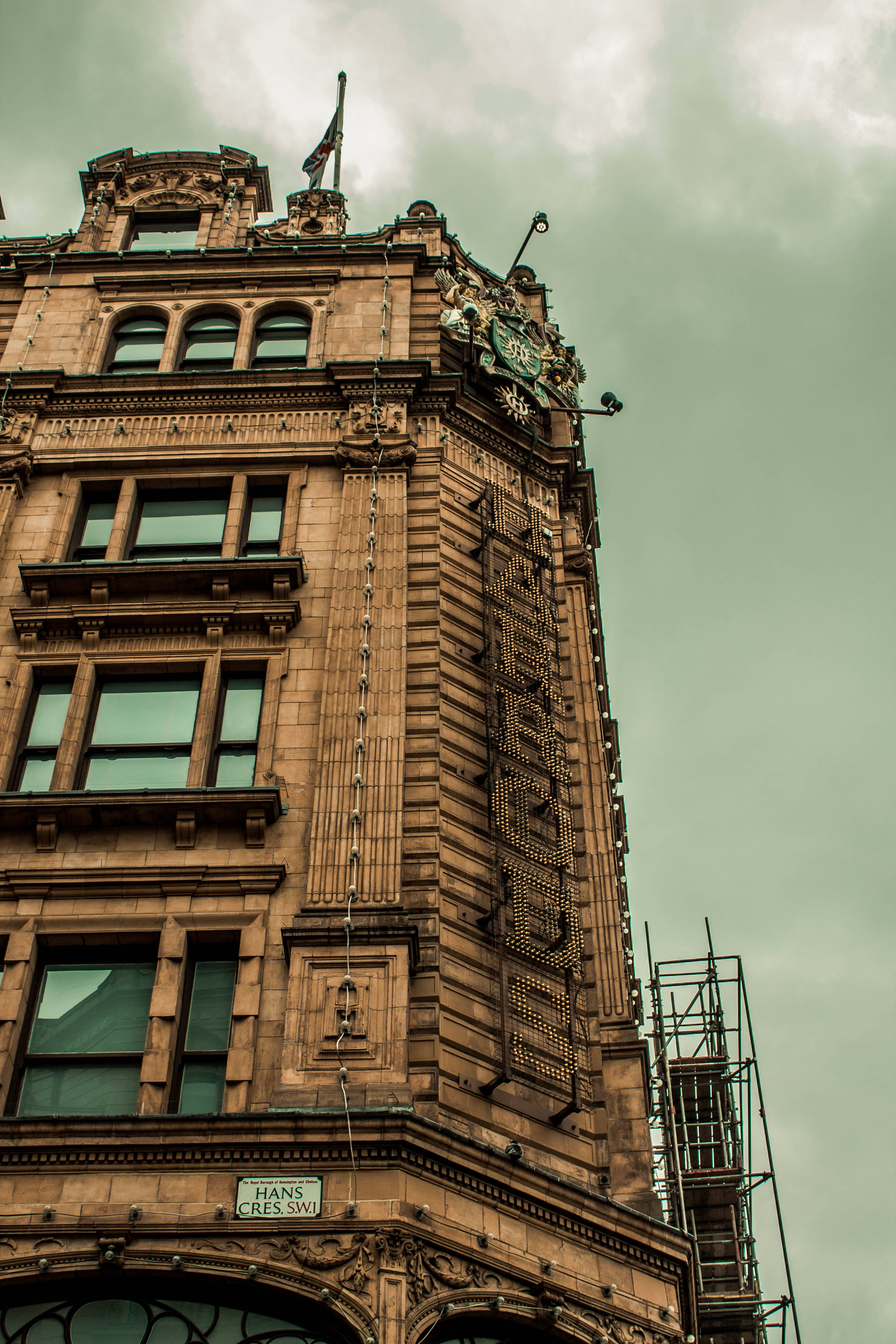Harrods, Dark Sky, ornate historic building, 4K Phone Wallpaper