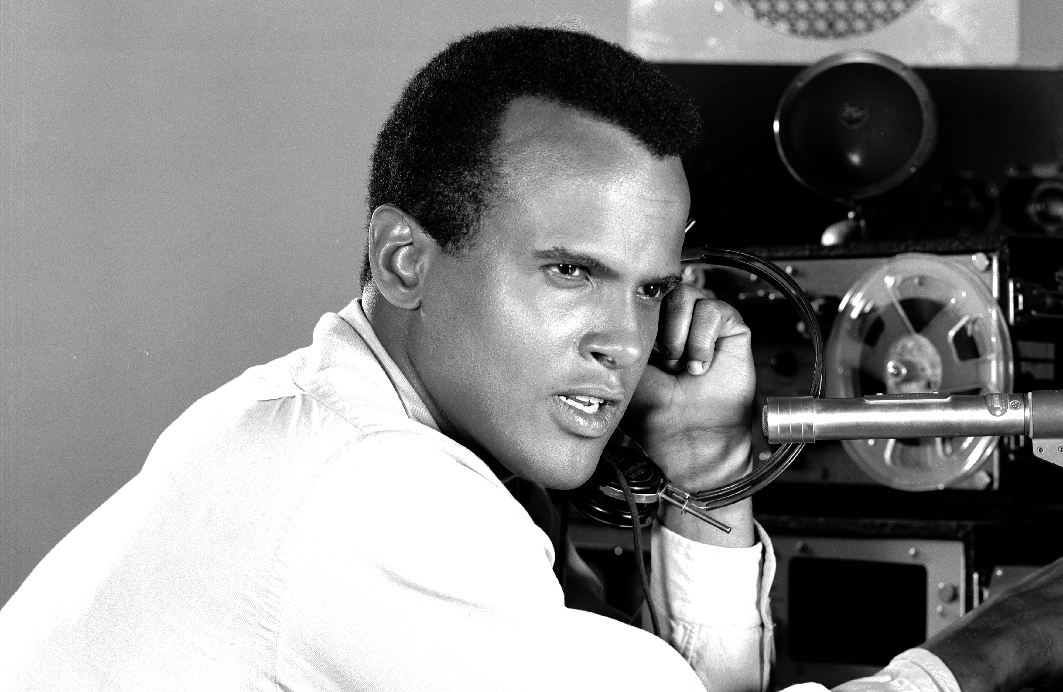 Harry Belafonte, white shirt, vintage reel-to-reel tape recorder microphone, 2K Desktop Wallpaper