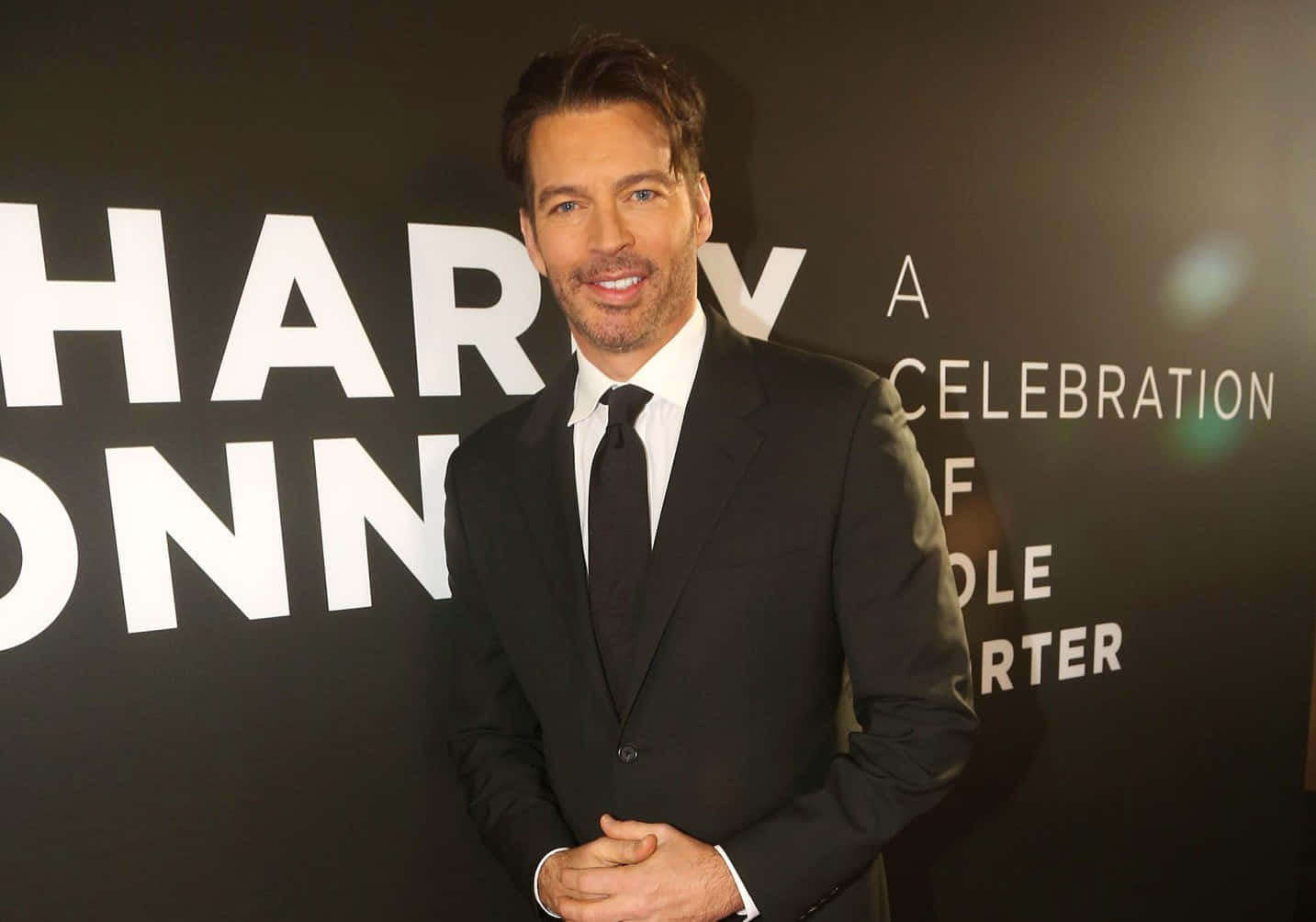 Harry Connick Jr, black suit, dark backdrop, HD Desktop Wallpaper