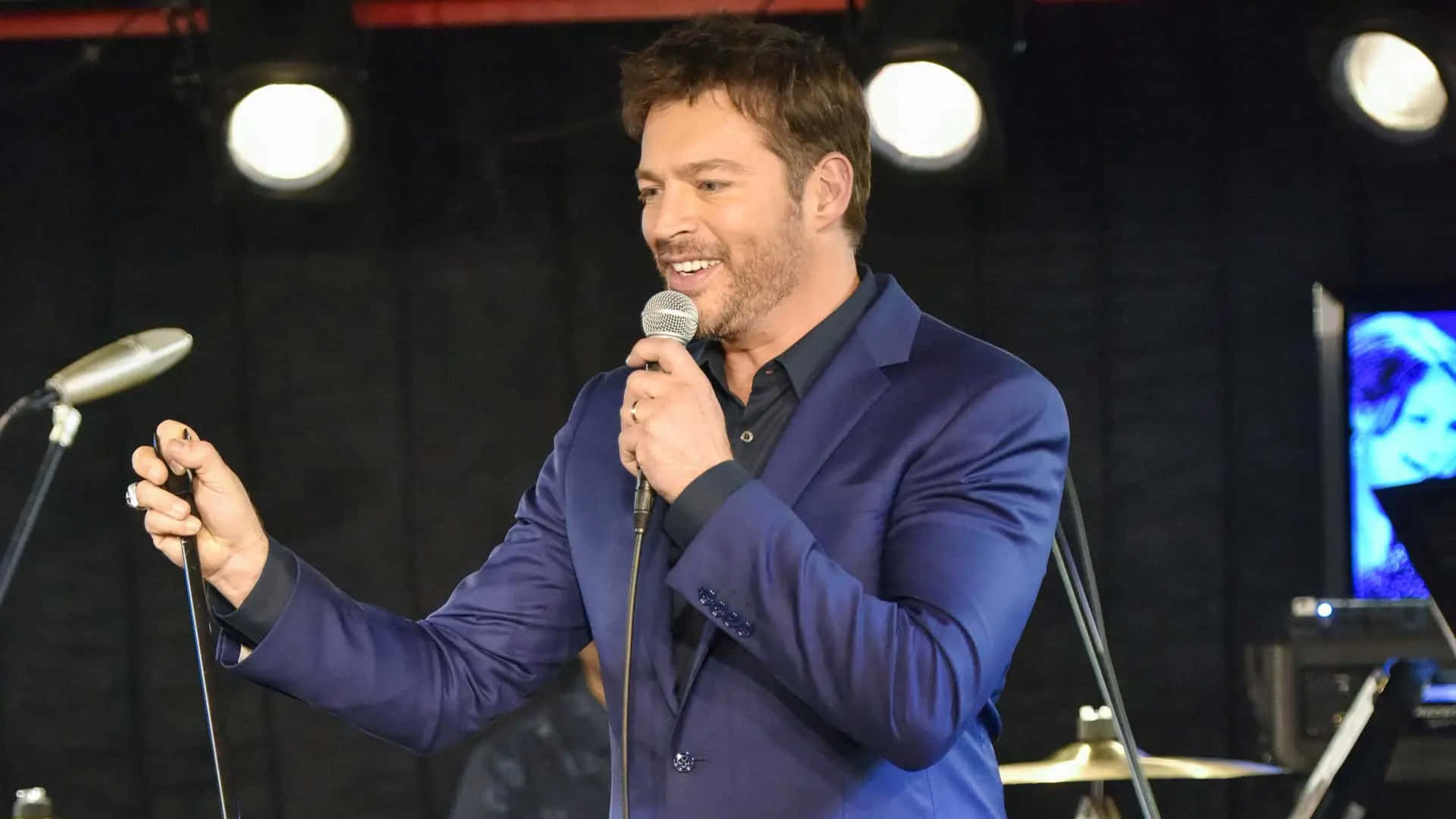 Harry Connick Jr, blue suit, microphone, Full HD Desktop Wallpaper