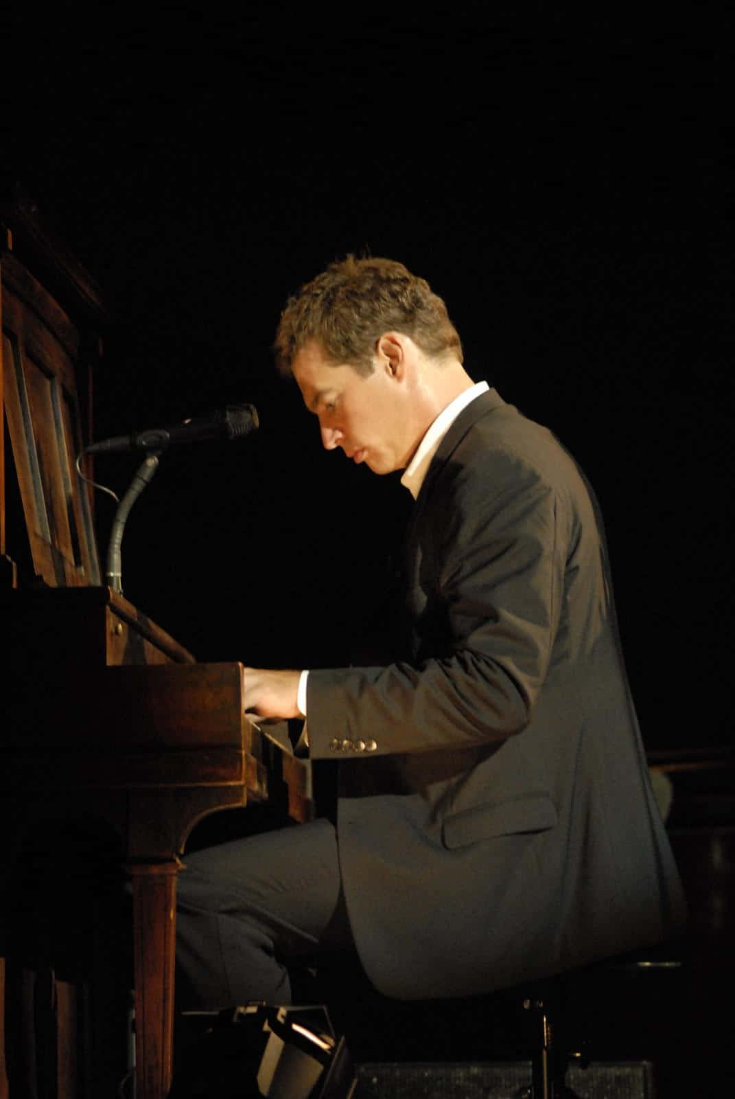 Harry Connick Jr, grand piano, dark suit, HD Phone Wallpaper