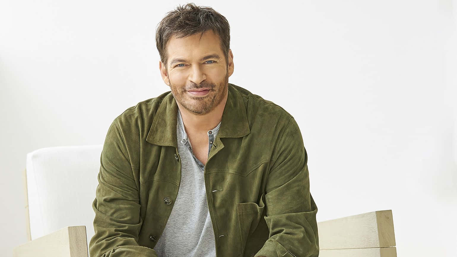 Harry Connick Jr, olive green suede jacket, gray shirt, HD Desktop Wallpaper