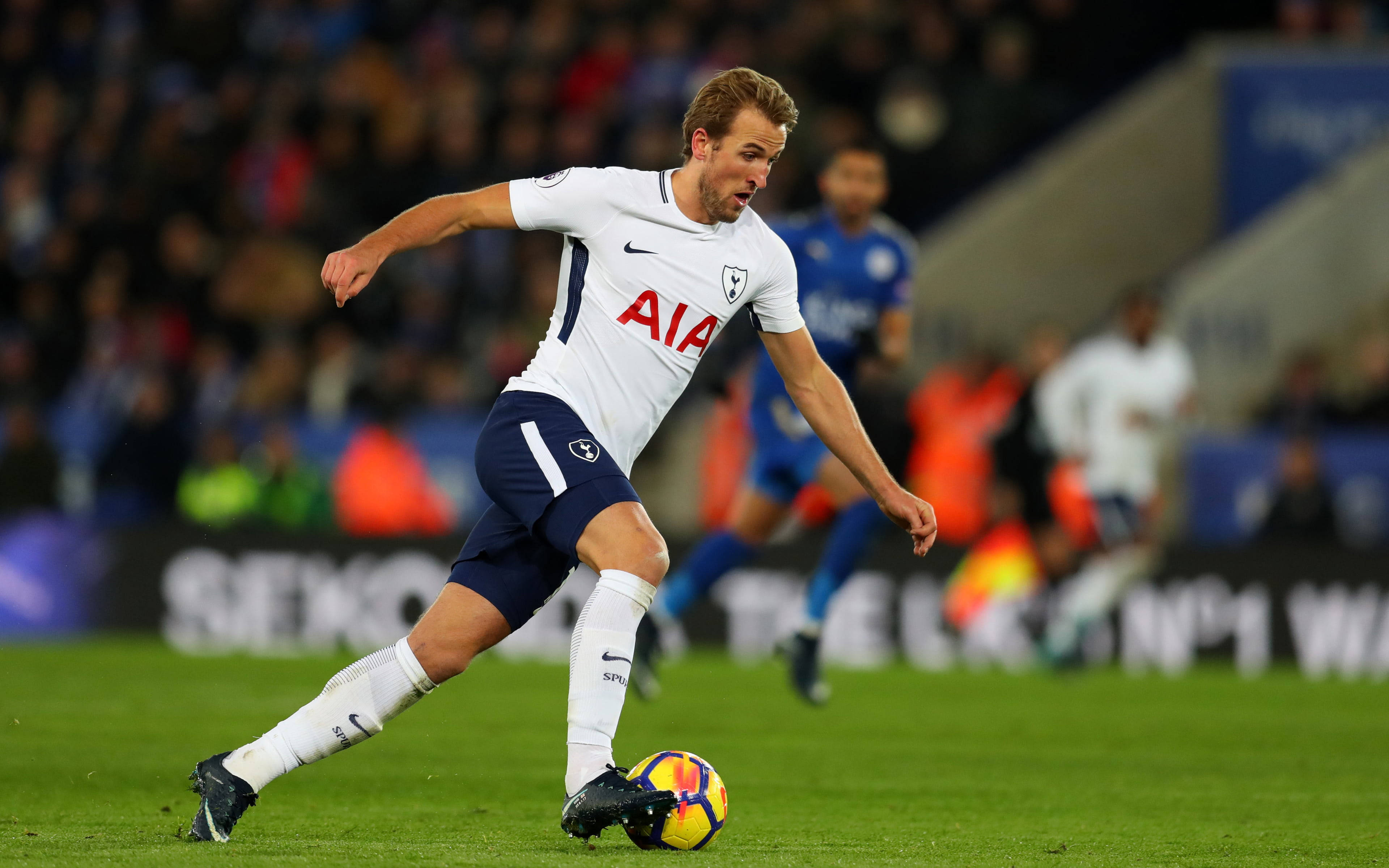 Harry Kane, English footballer, white and navy kit, 4K Desktop Wallpaper
