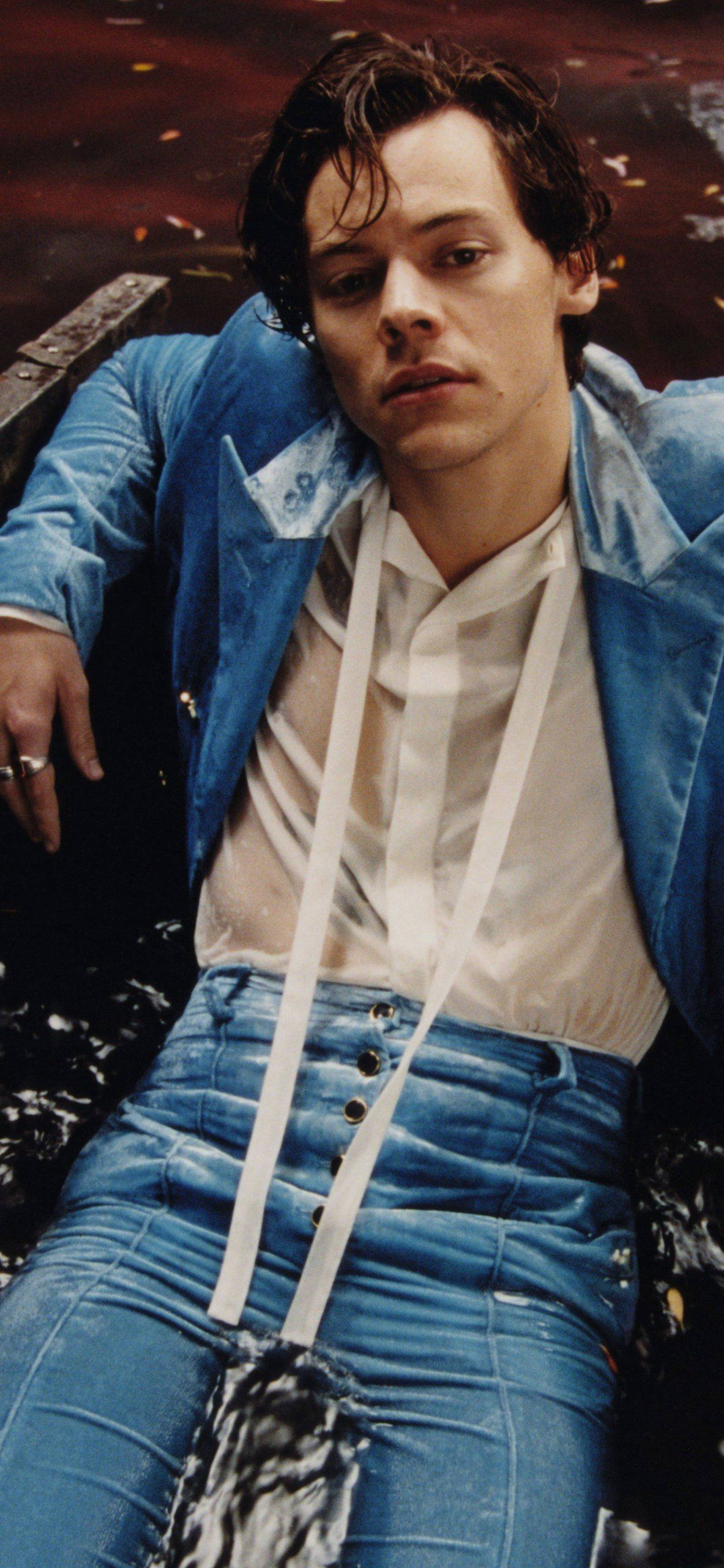 blue velvet jacket, jeans, boat, 2K Phone Wallpaper