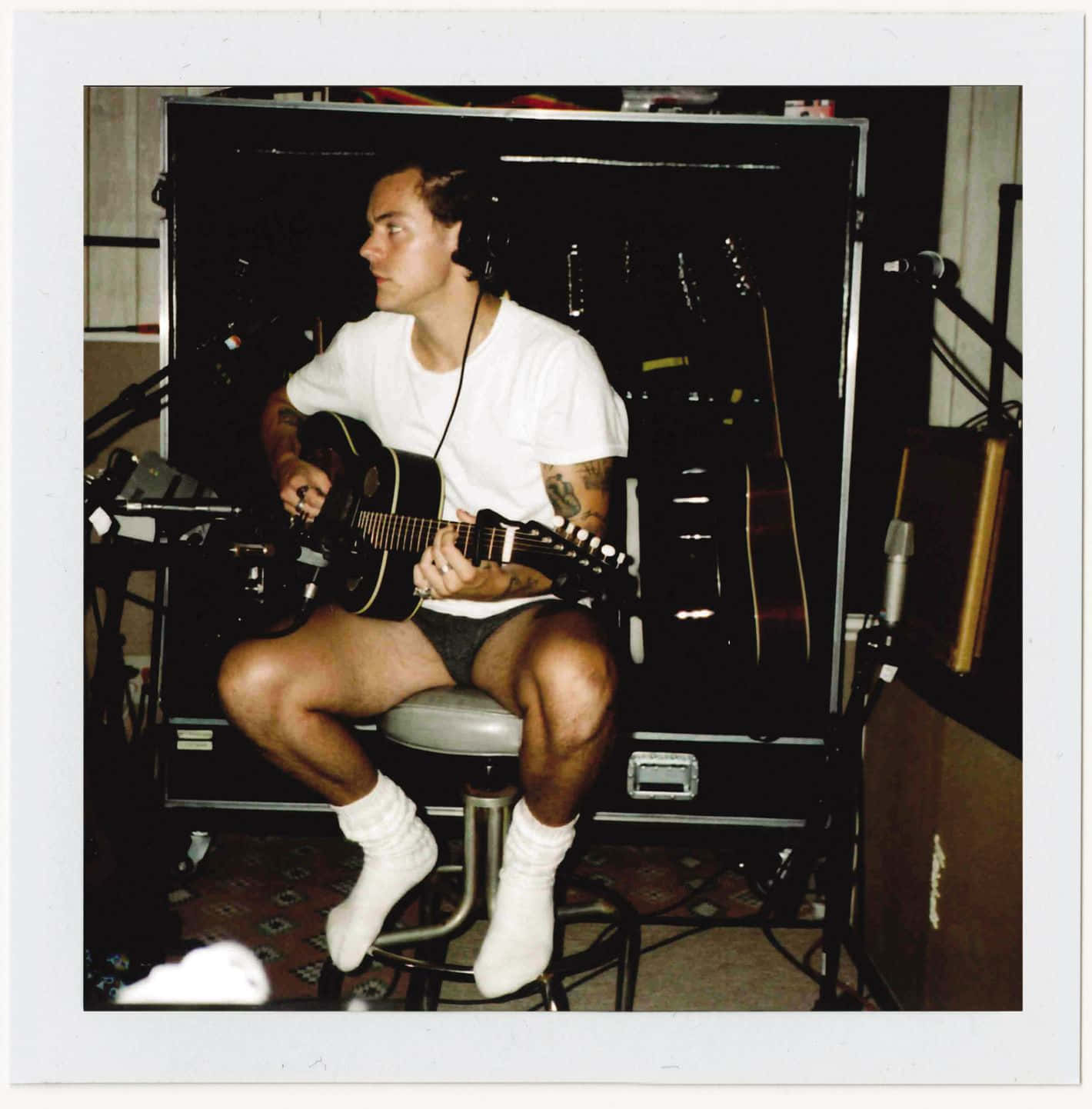 Harry Styles, self-titled album cover, acoustic guitar, HD Phone Wallpaper