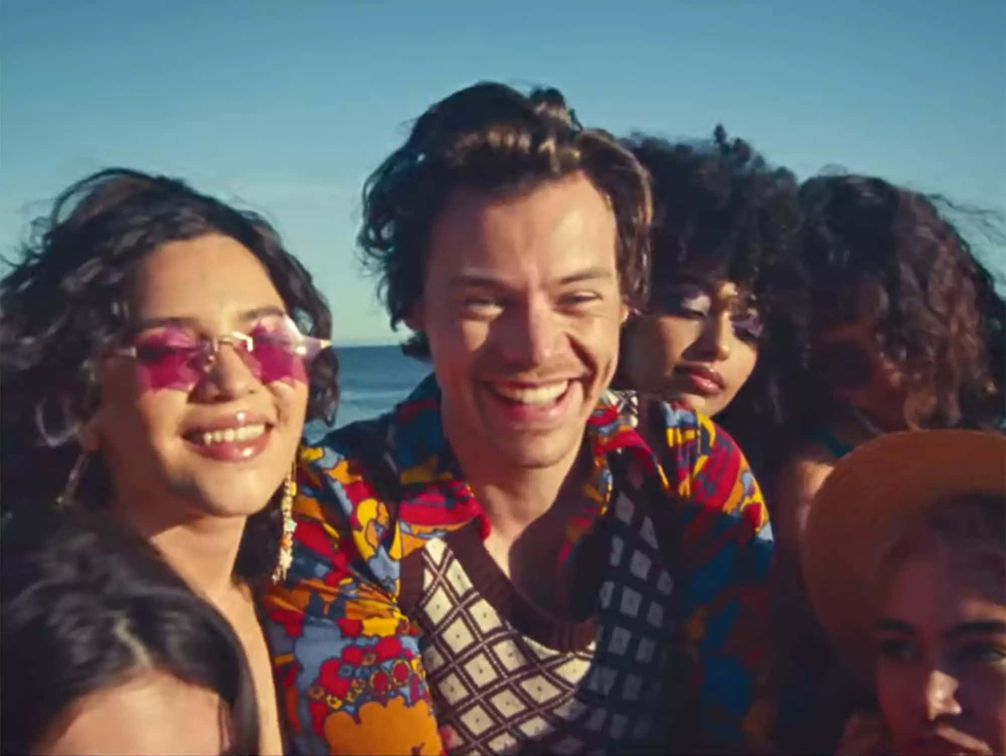 Harry Styles, 70s-style clothing, clear blue sky, Full HD Desktop Wallpaper