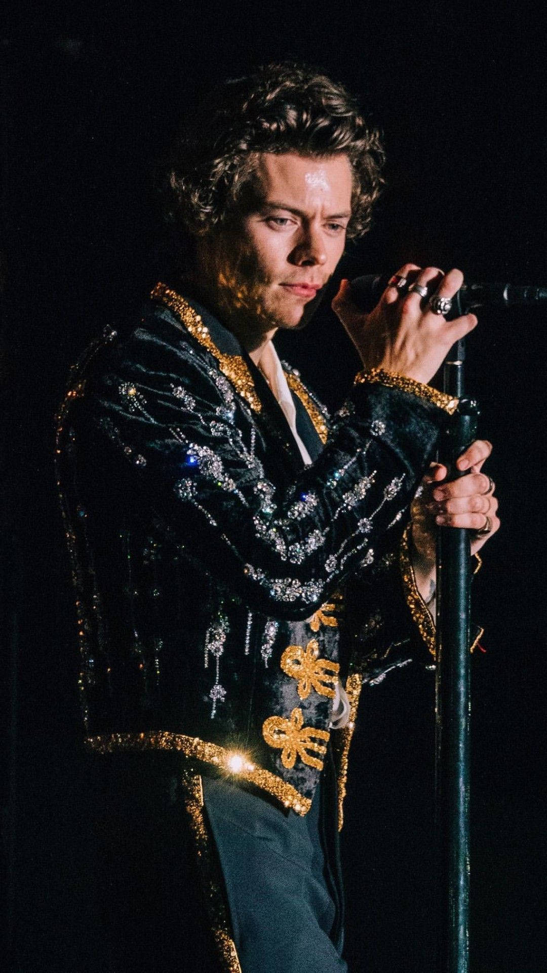 Harry Styles, black and gold suit, glittering black and gold jacket, Full HD Phone Wallpaper