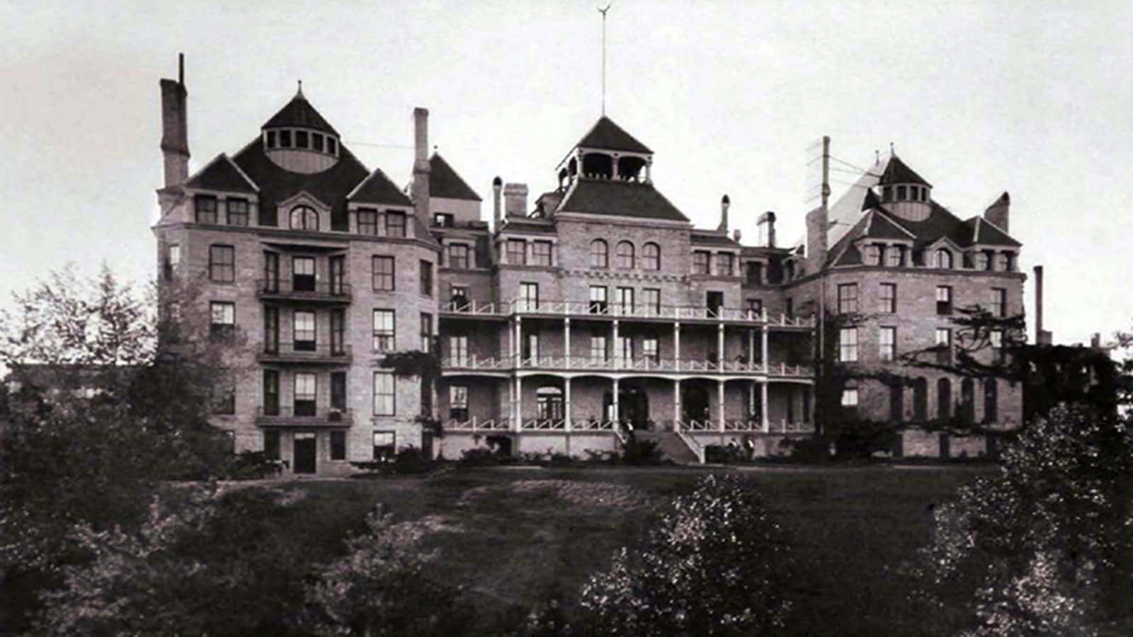 Haunted Hotels, Victorian mansion, turrets, HD Desktop Wallpaper
