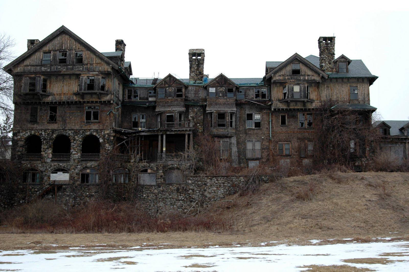 dilapidated haunted house, stone and wood mansion, winter, HD Desktop Wallpaper