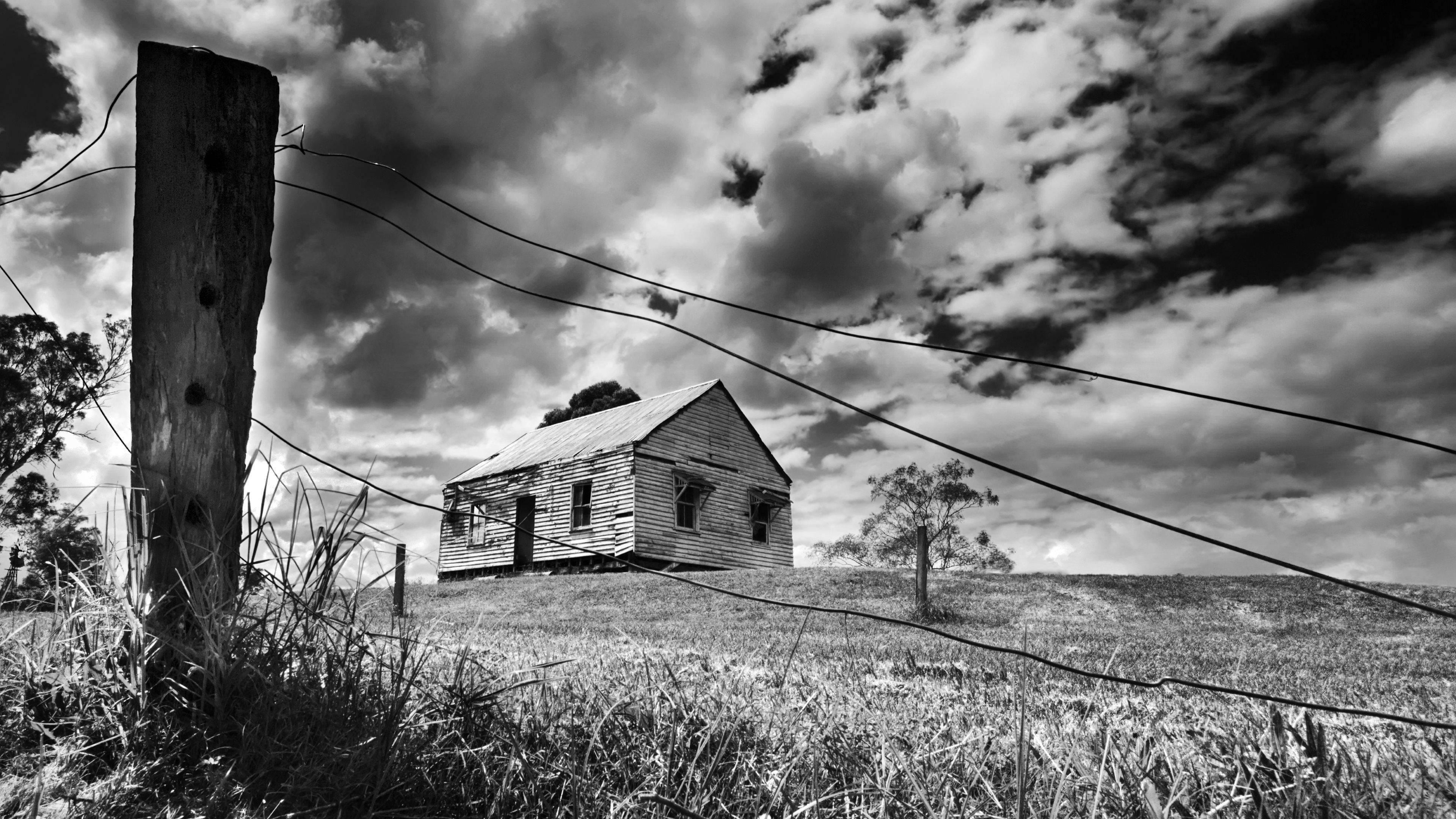 haunted house, cloudy sky, weathered wooden shack, 4K Desktop Wallpaper
