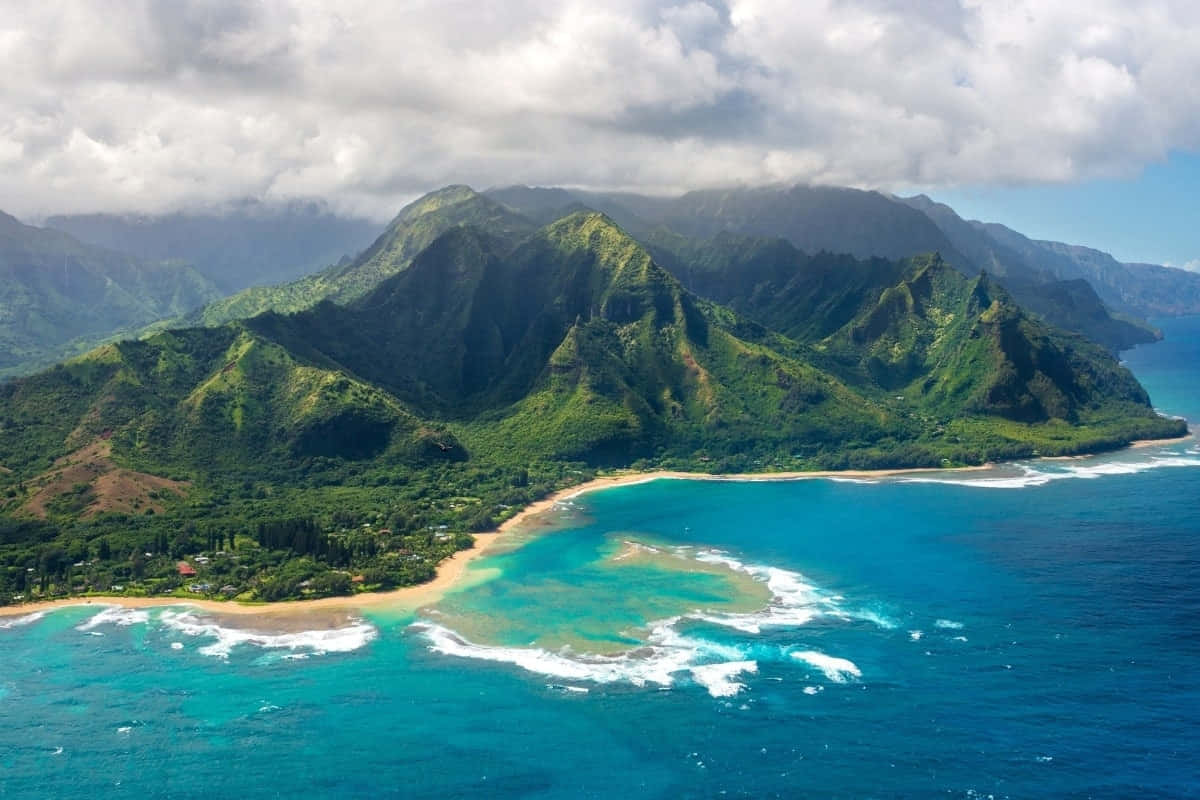 Hawaiian Island, lush green mountains, turquoise ocean, SD Desktop Wallpaper