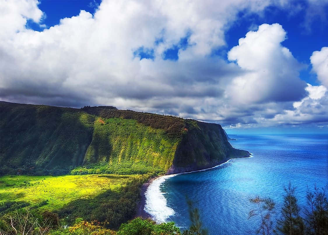 Hawaiian Island, coastal cliffside, lush green hills, SD Desktop Wallpaper