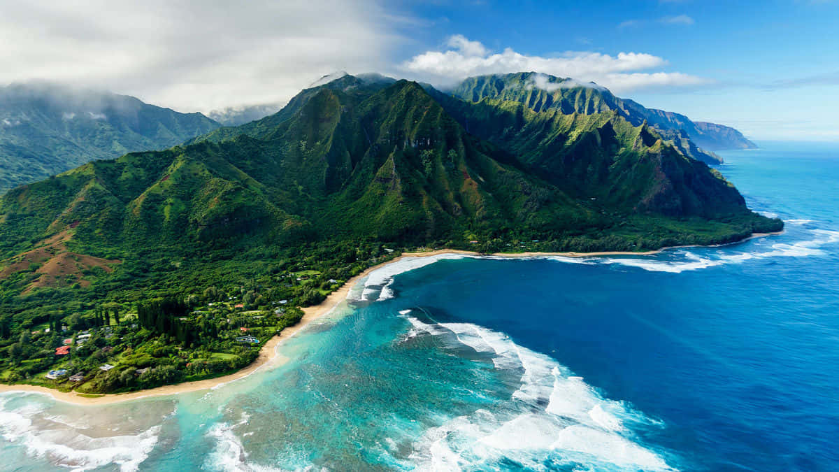 Hawaiian Island, lush green mountains, turquoise ocean waves, SD Desktop Wallpaper