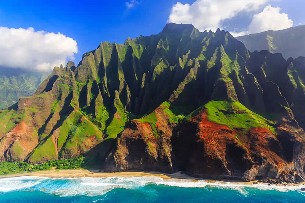 Hawaiian Island, green cliffs, red cliffs, SD Desktop Wallpaper