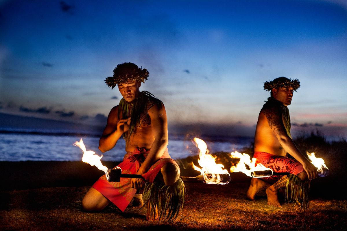 traditional attire, ocean, dusk, SD Desktop Wallpaper