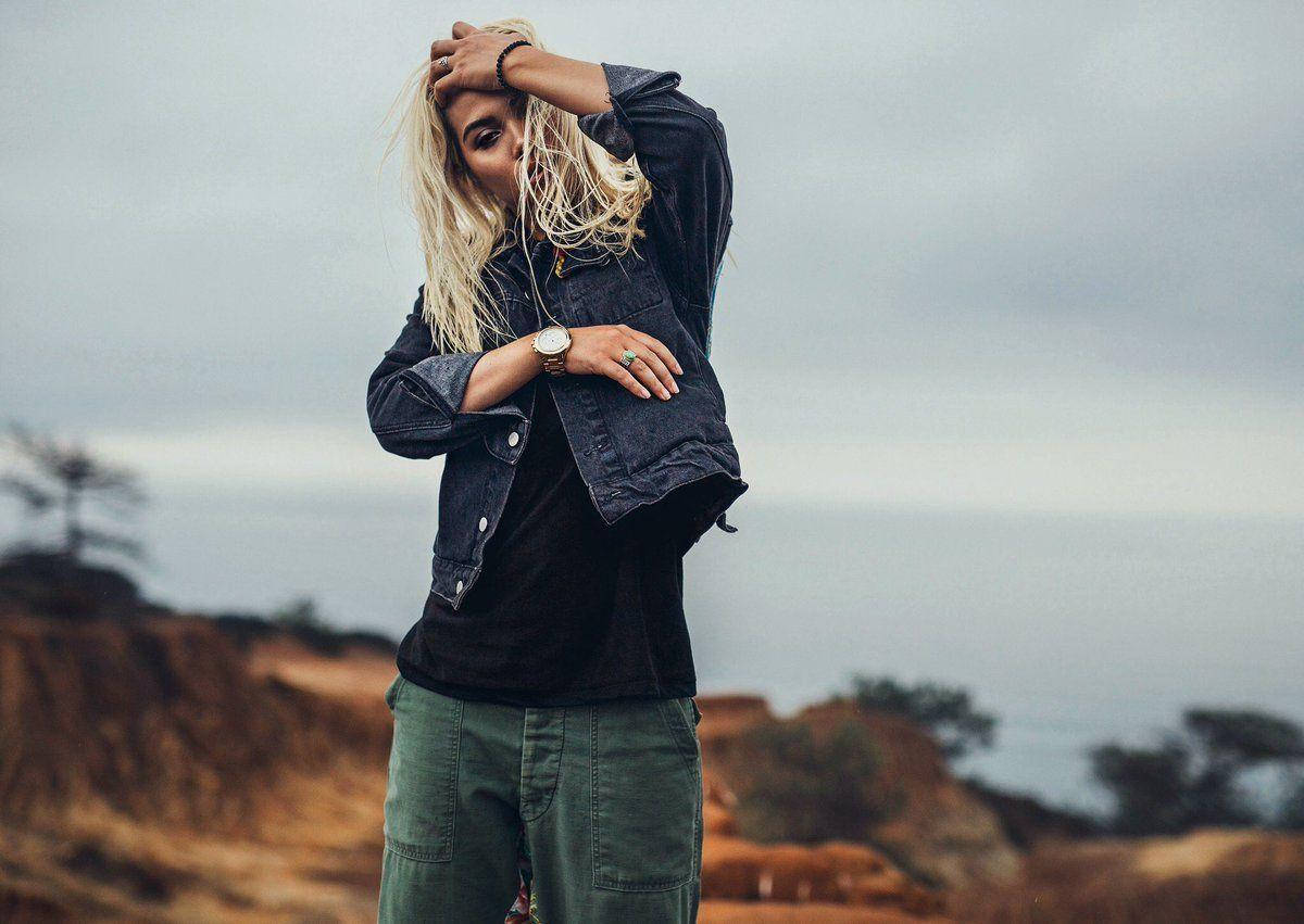 Hayley Kiyoko, desert, denim jacket, SD Desktop Wallpaper