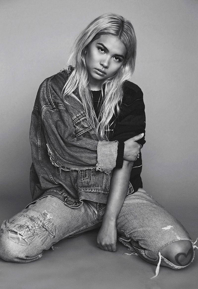 Hayley Kiyoko, heart tattoo, blonde hair, SD Phone Wallpaper