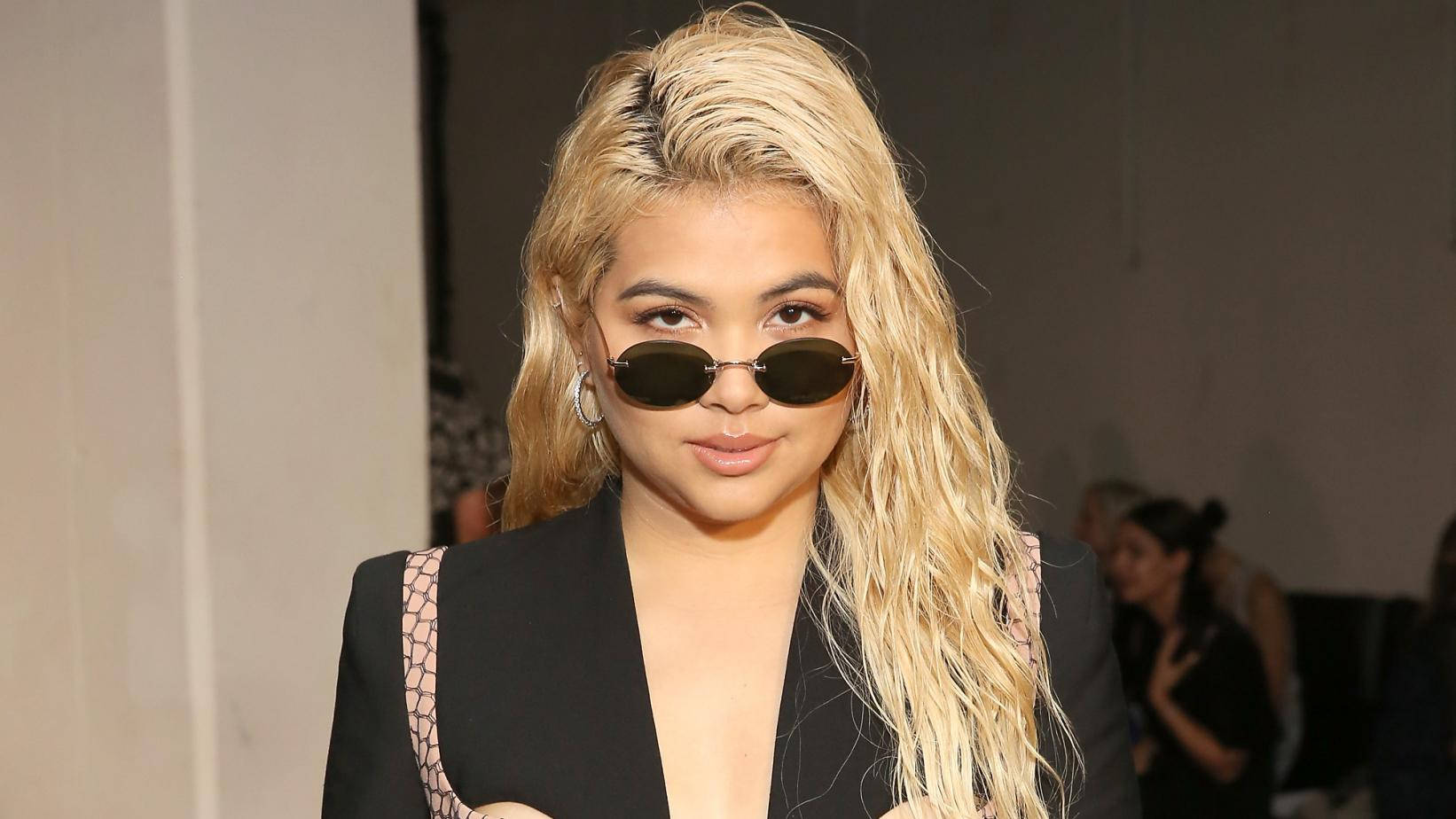 Hayley Kiyoko, round sunglasses, black blazer, HD Desktop Wallpaper
