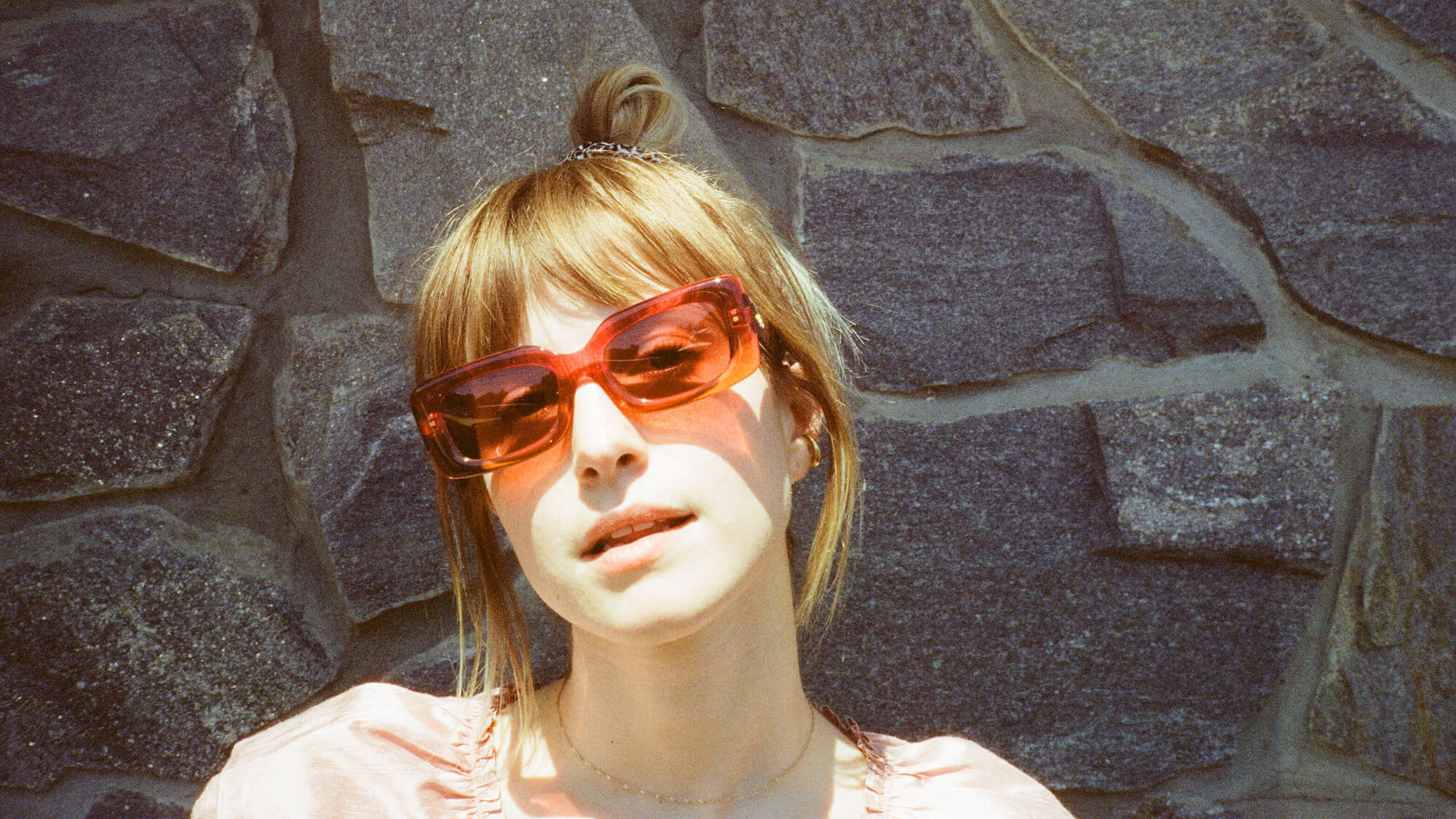 Hayley Williams, blonde hair, bun, 4K Desktop Wallpaper