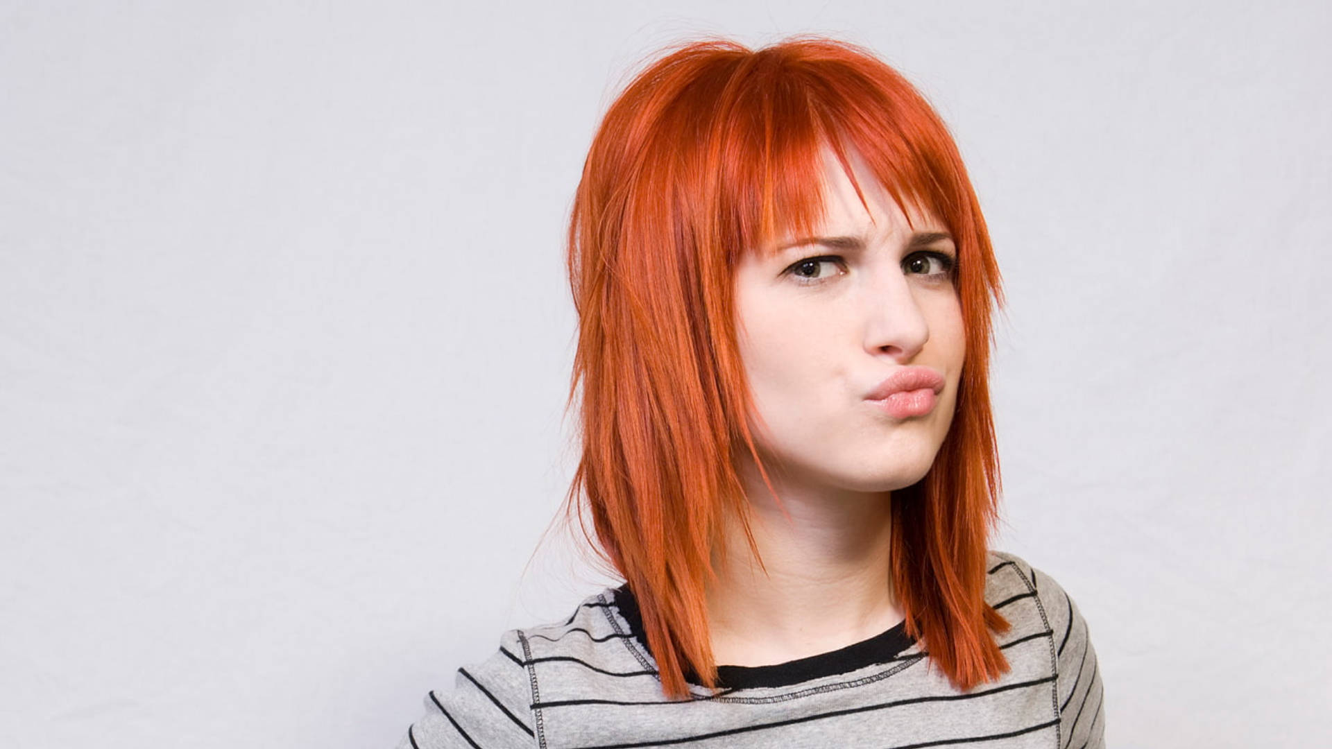 Hayley Williams, vibrant orange hair, pouting face, Full HD Desktop Wallpaper