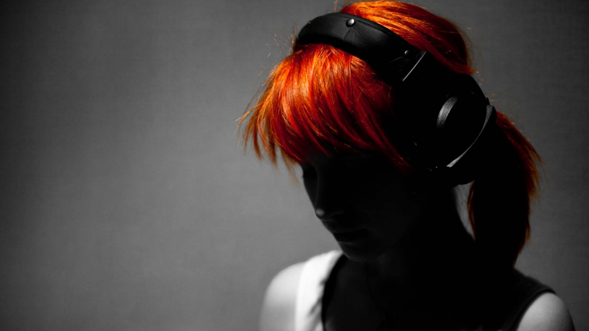 Hayley Williams, vibrant red hair, black headphones, Full HD Desktop Wallpaper