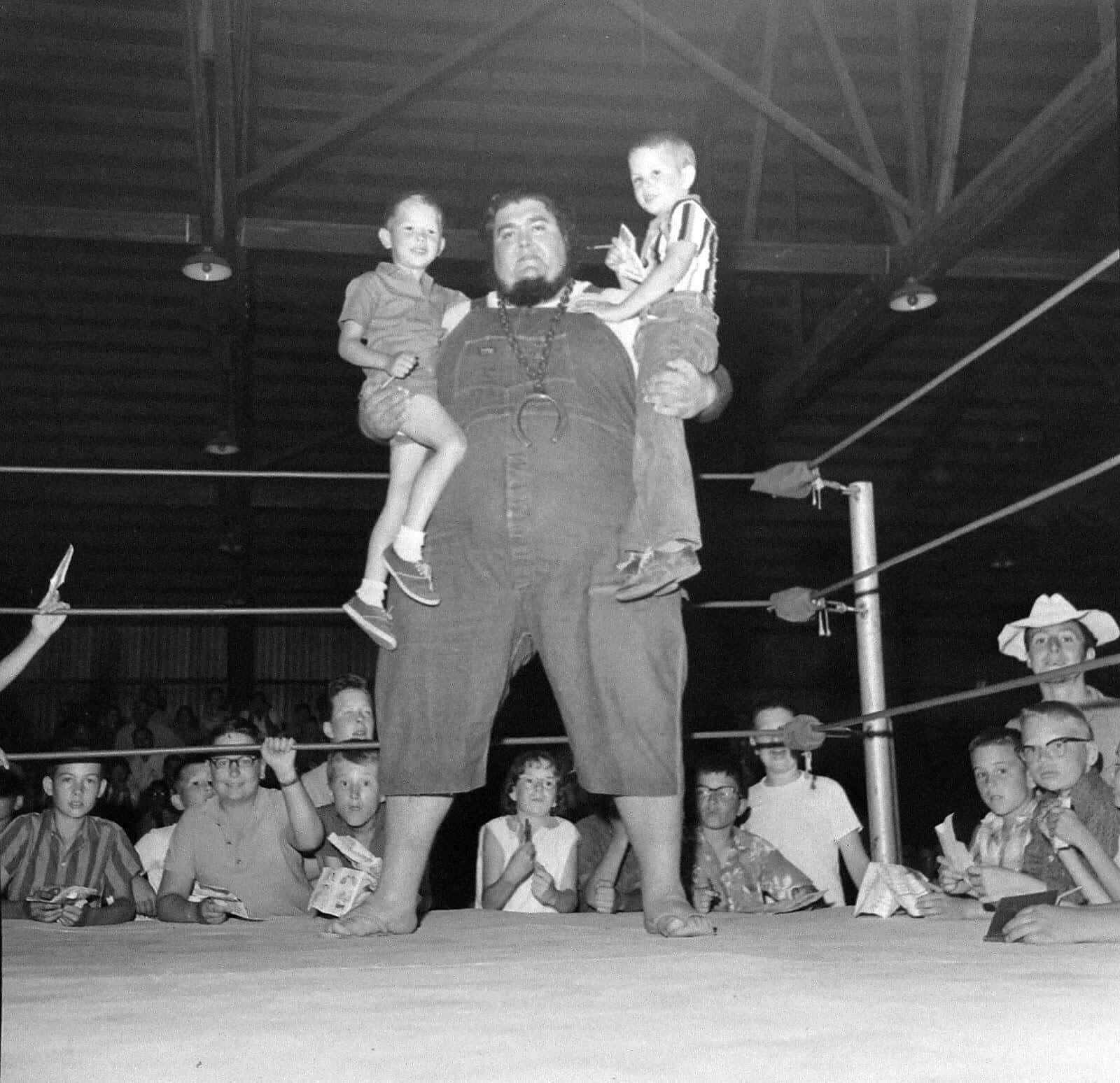Haystacks Calhoun, wrestling ring, children, HD Desktop Wallpaper