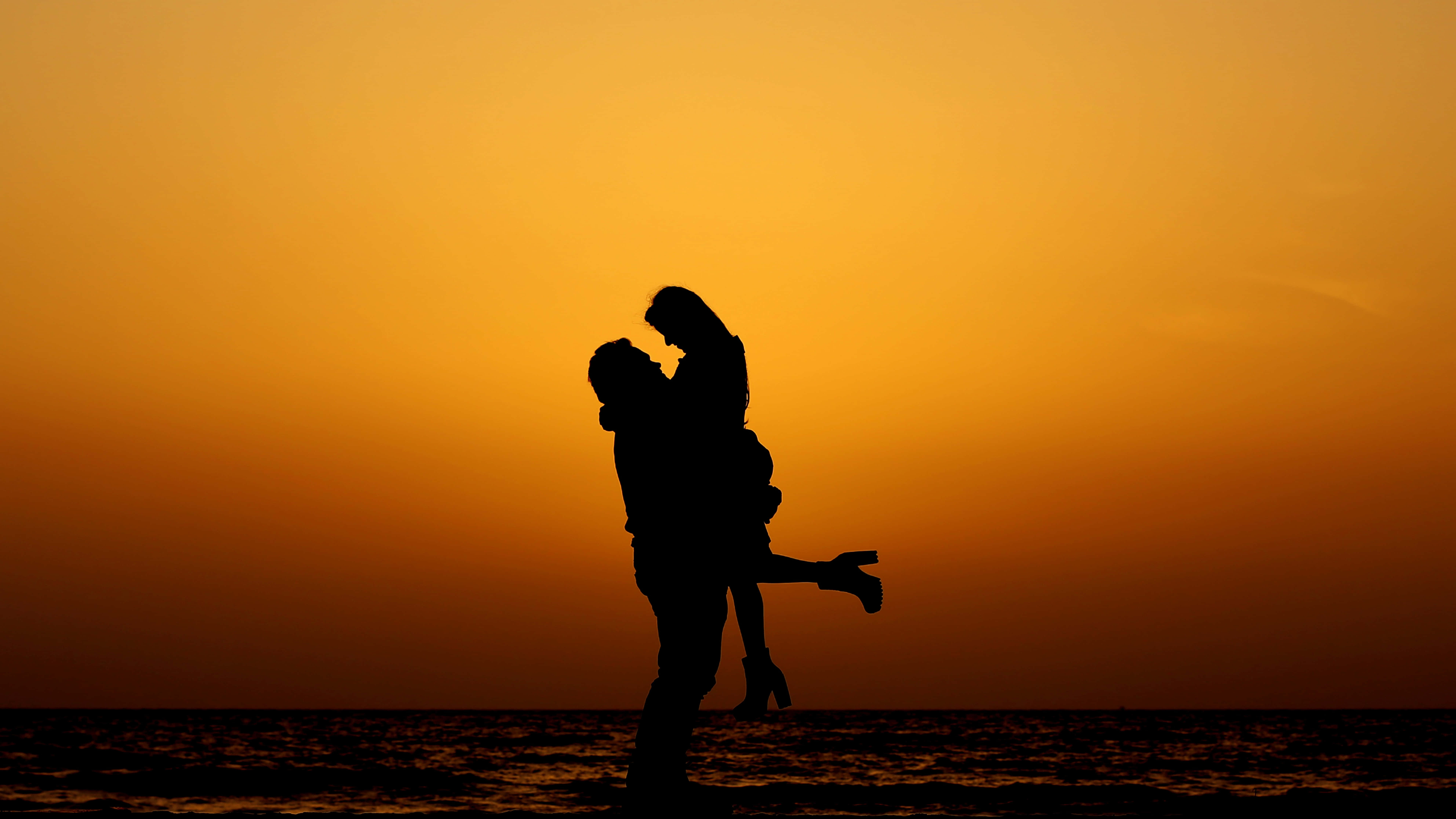 beach lovers, fiery orange sunset, ocean, 8K Desktop Wallpaper
