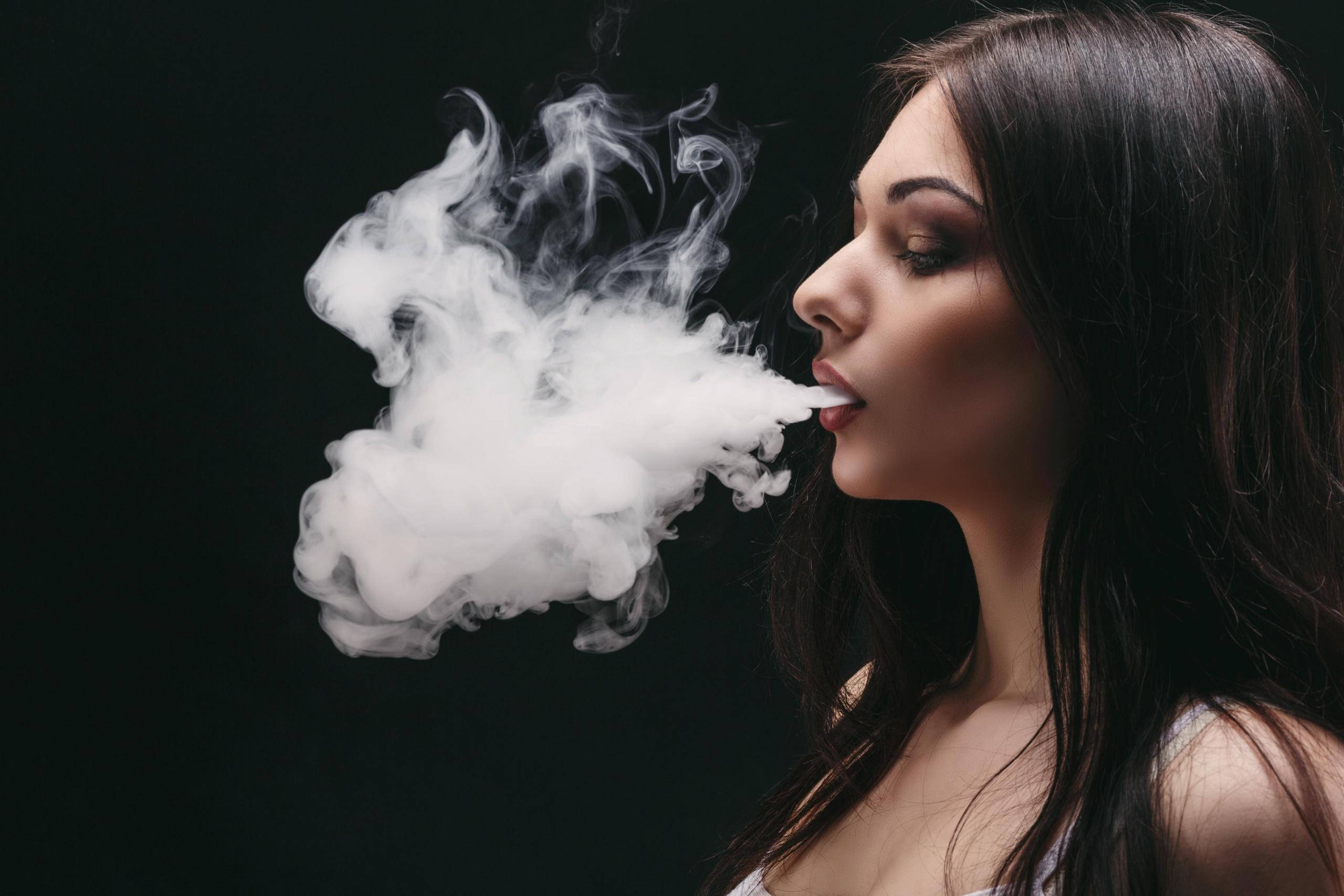 HD Girl, vaping smoke, dark hair, 2K Desktop Wallpaper