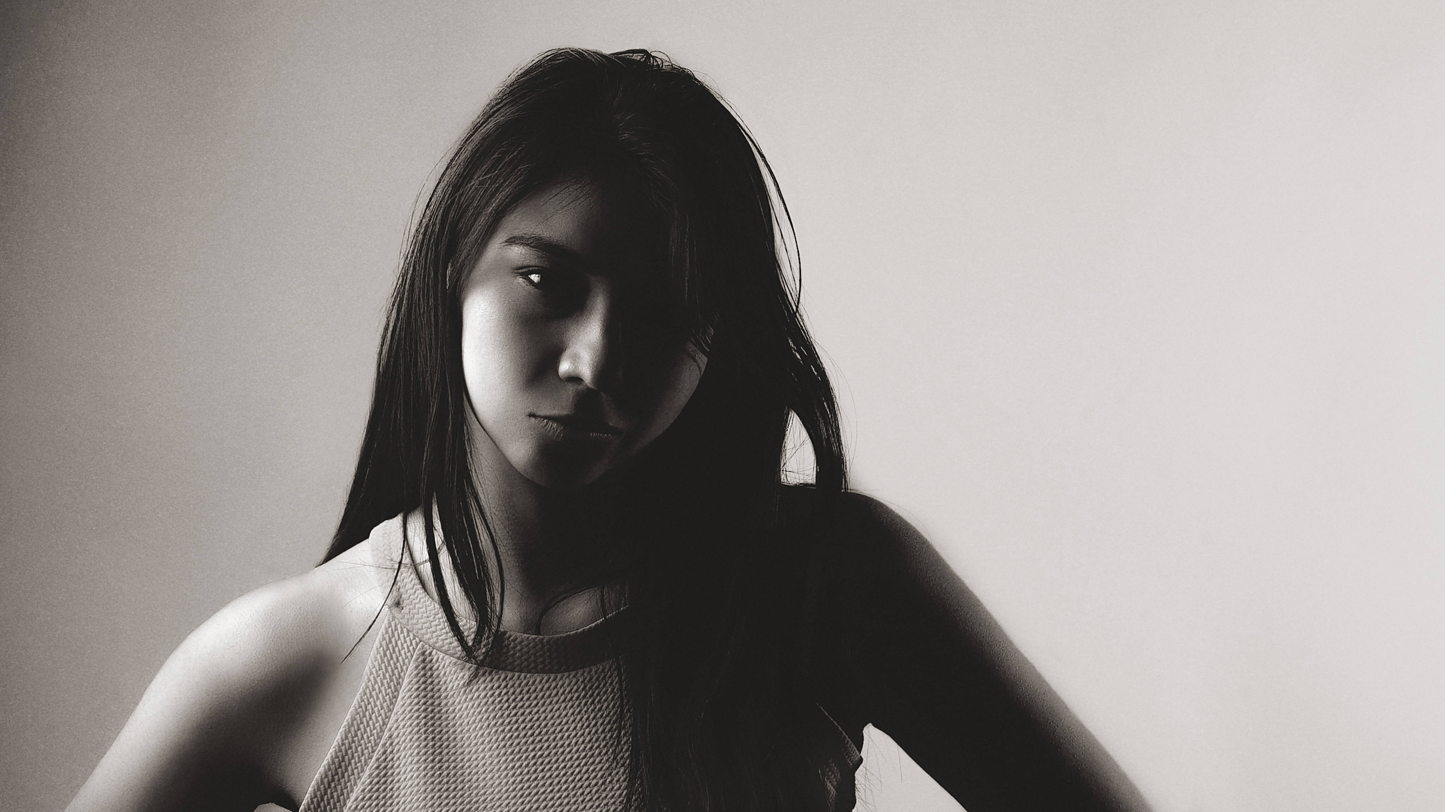 HD Girl, monochrome, black and white portrait, 4K Desktop Wallpaper