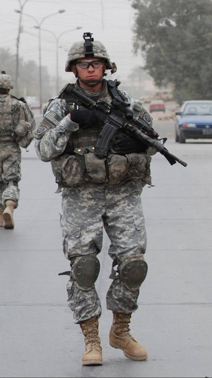 Security Soldier Duty Armed Forces, full combat gear, dusty urban street, HD Phone Wallpaper