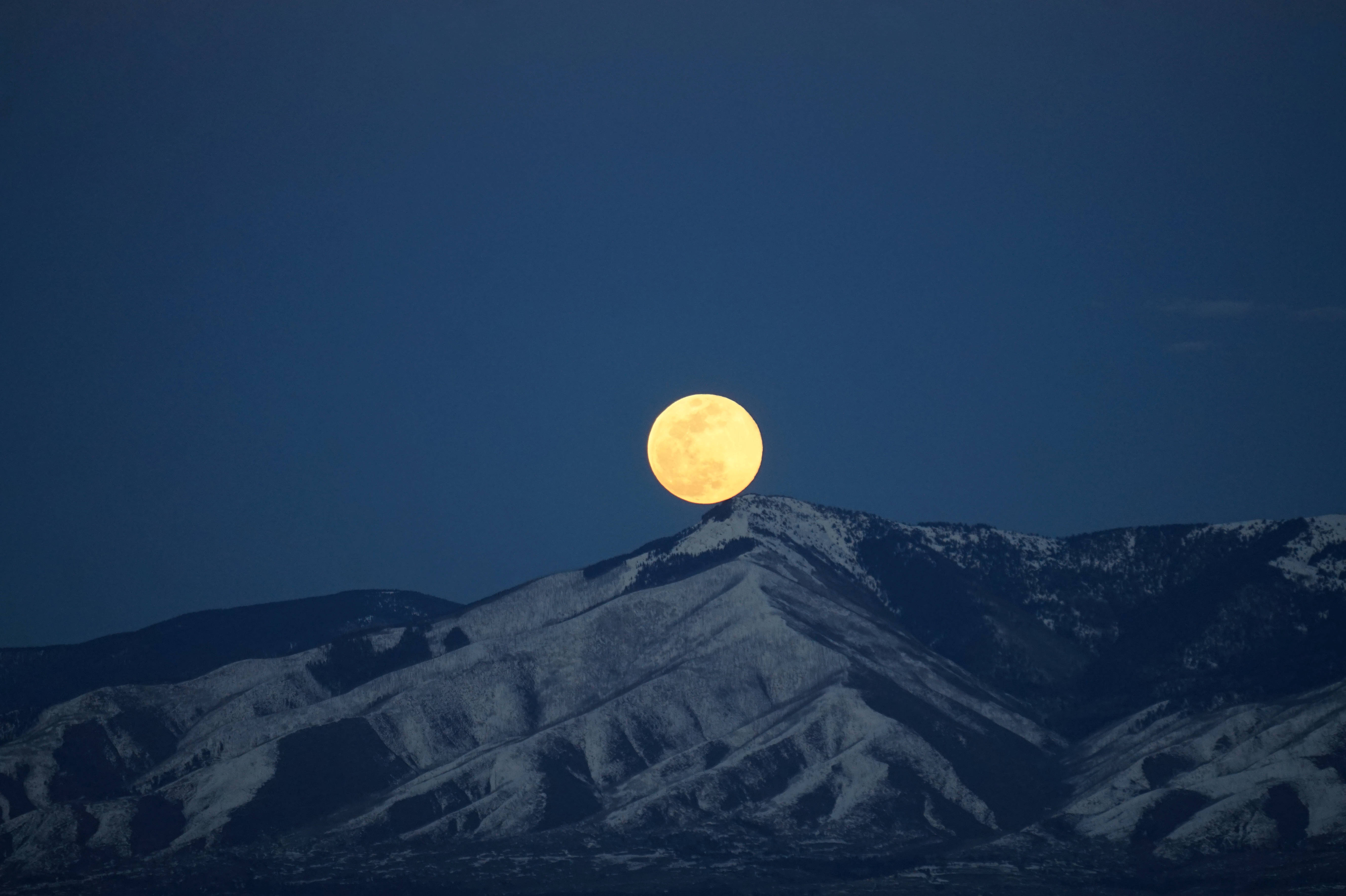 HD Moon, snow-capped mountain peaks, full moon, 5K Desktop Wallpaper