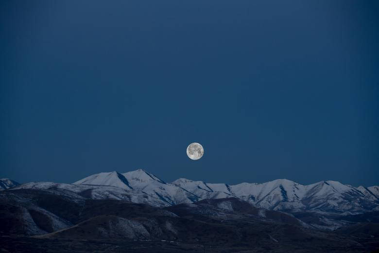 full moon, snow-capped mountains, deep blue twilight sky, SD Desktop Wallpaper