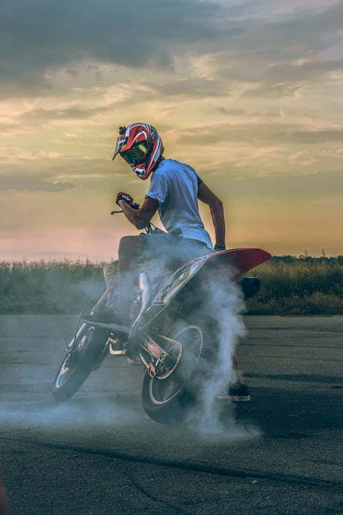 HD Motorcycle, red helmet, burnout, SD Phone Wallpaper
