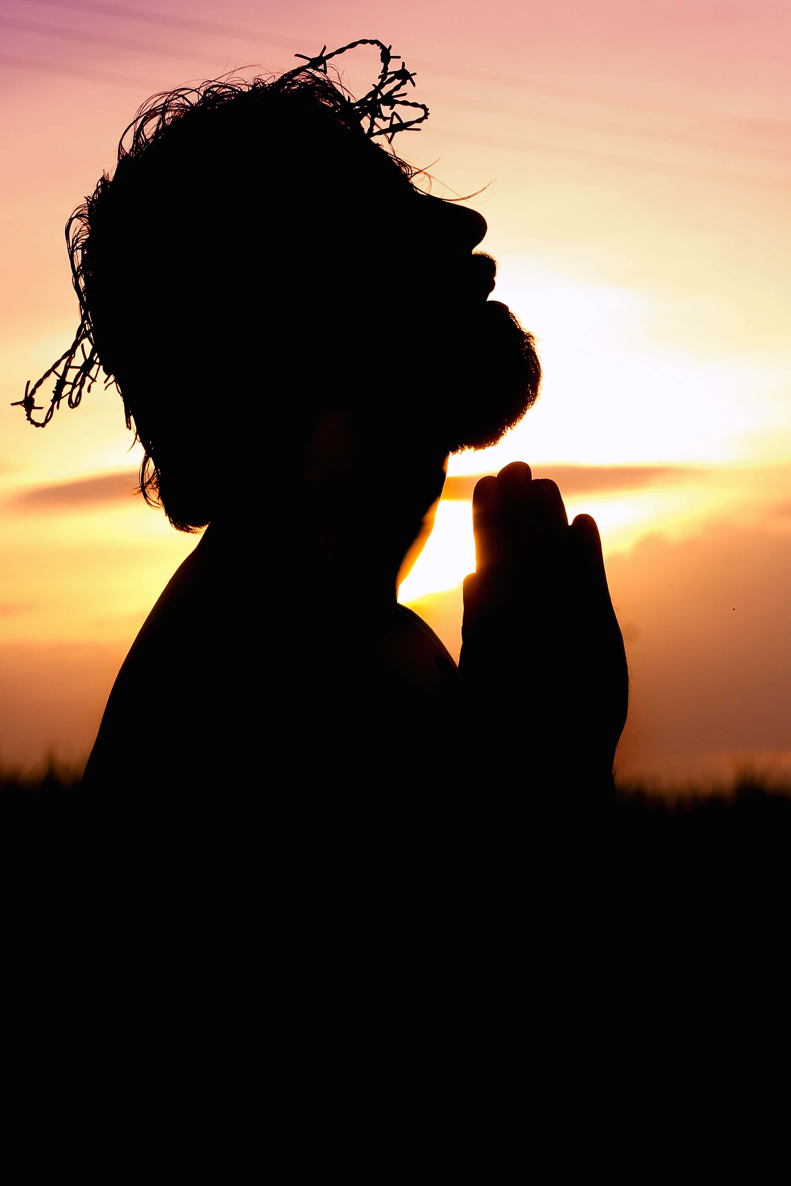 crown of thorns, silhouette, praying, 4K Phone Wallpaper