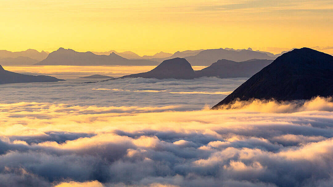 HD Scenery, mountains, clouds, SD Desktop Wallpaper