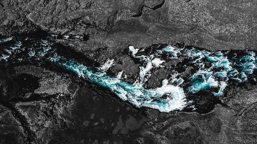 crystal clear turquoise water, turquoise river, dark rugged terrain, SD Desktop Wallpaper