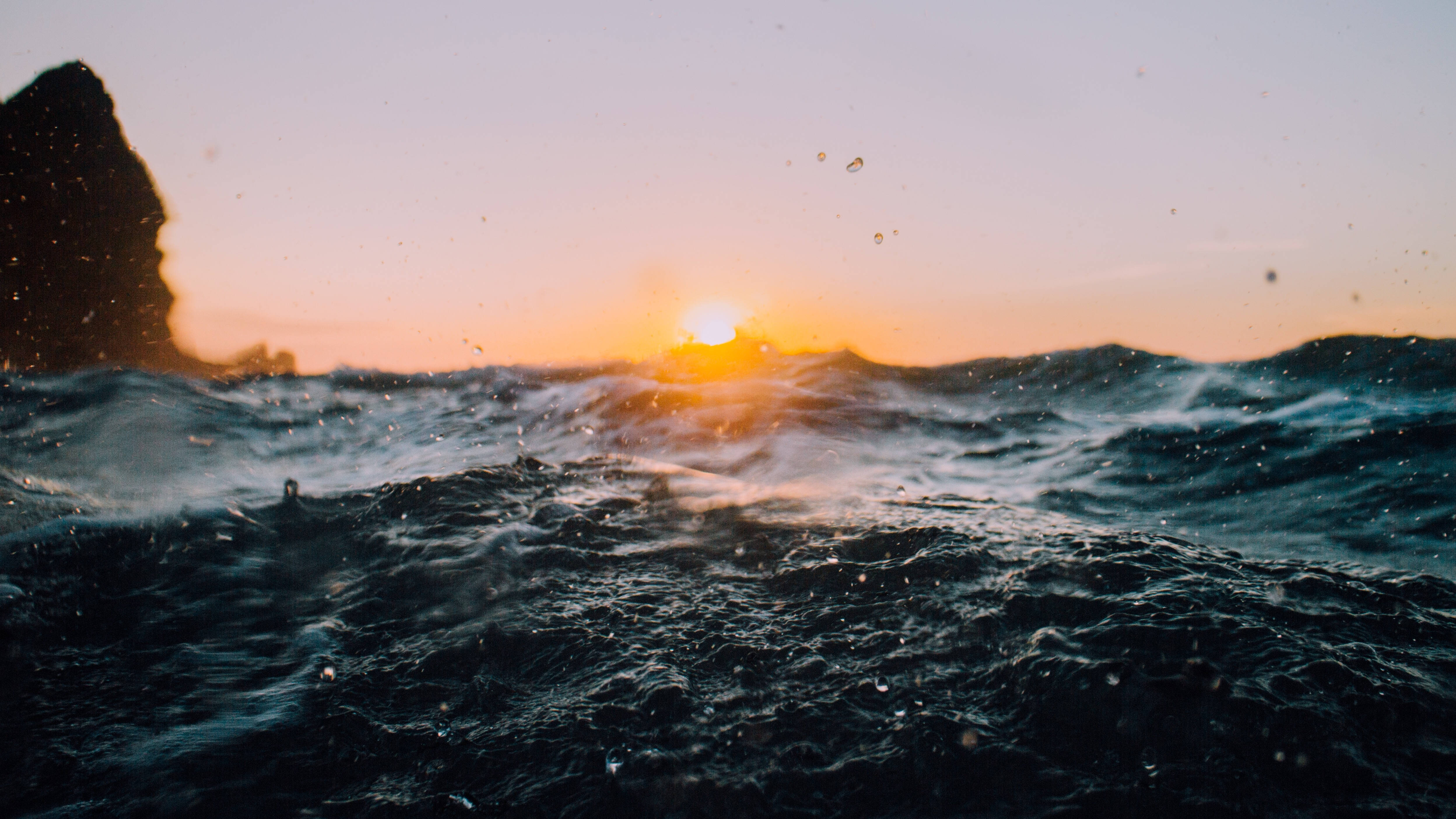 HD Water, Sunset, ocean waves, 4K Desktop Wallpaper