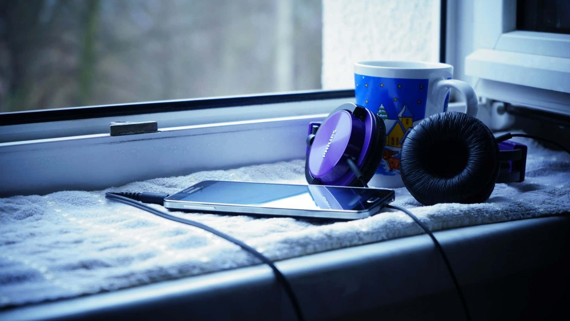 purple headphones, fluffy white towel, blue mug, Full HD Desktop Wallpaper