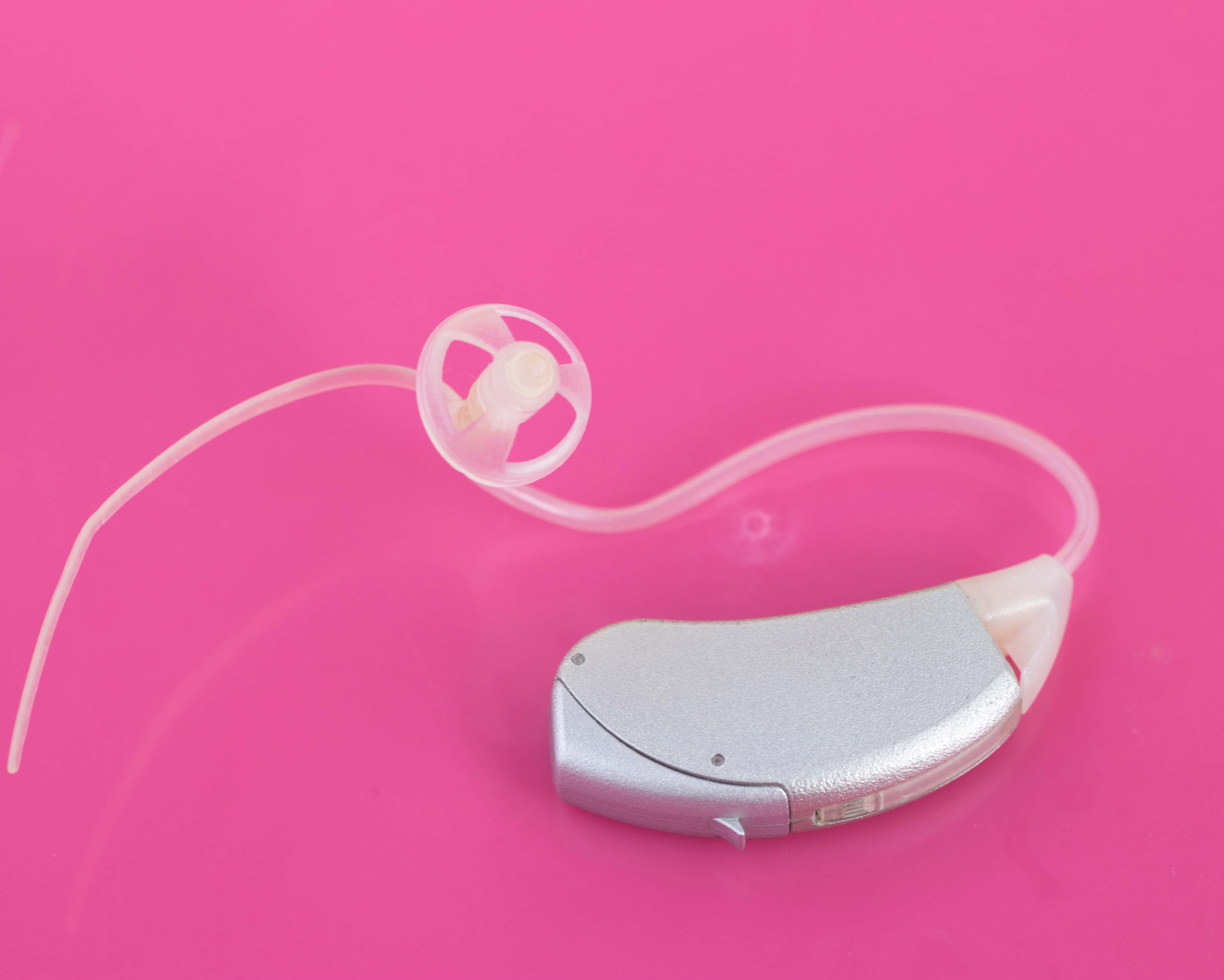 hearing aid, behind-the-ear, silver, 4K Desktop Wallpaper