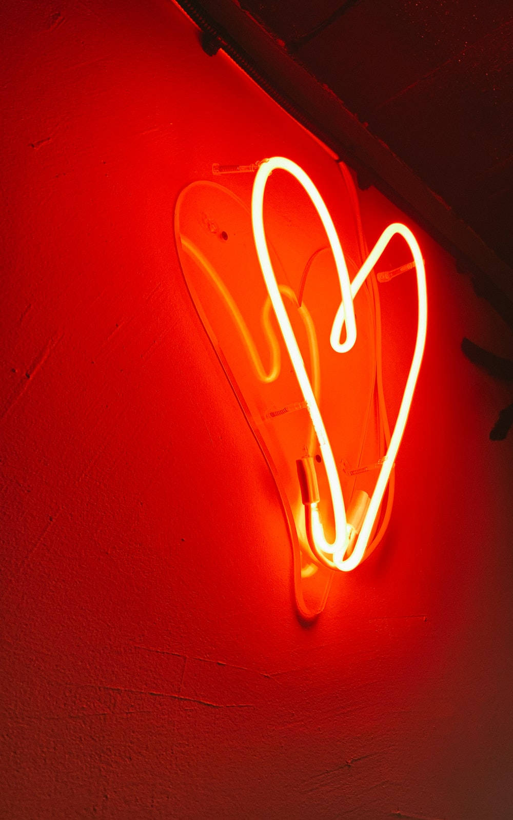 Heart Aesthetic, red neon, glowing red neon heart sign, HD Phone Wallpaper