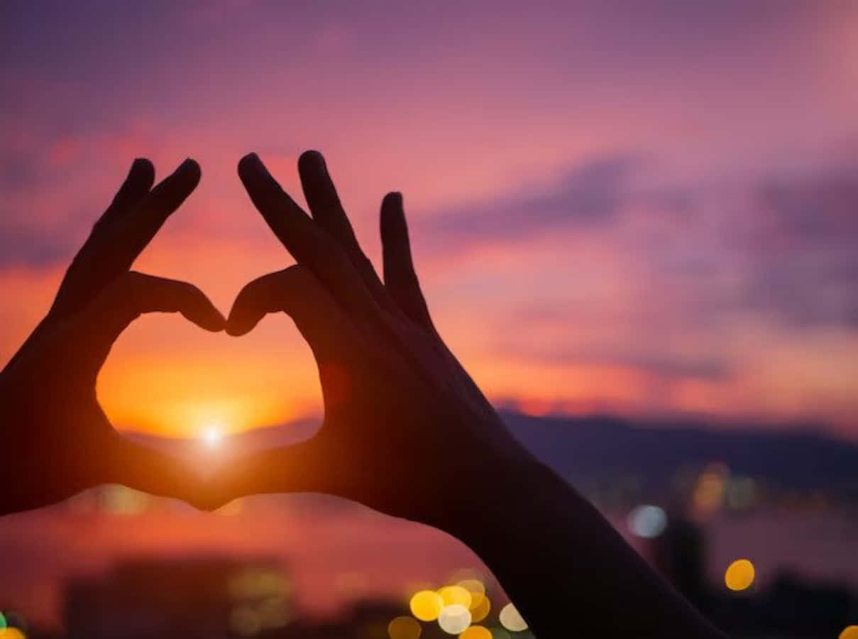 Heart Silhouette, Sunset Sky, cityscape, SD Desktop Wallpaper