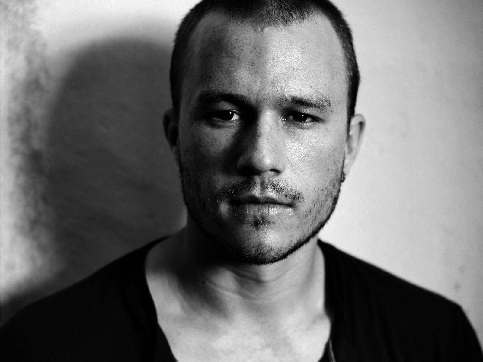 Heath Ledger, black and white portrait, serious expression, HD Desktop Wallpaper