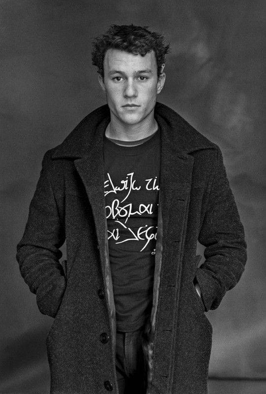 Heath Ledger, trench coat, monochrome, SD Phone Wallpaper