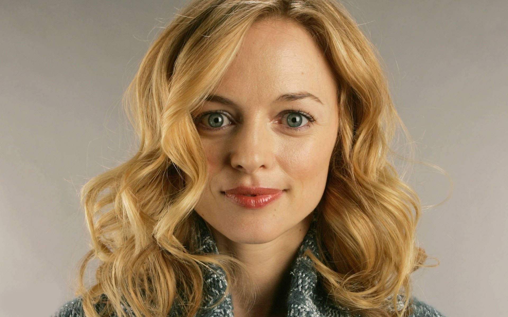 Heather Graham, wavy blonde hair, striking blue eyes, Full HD Desktop Wallpaper